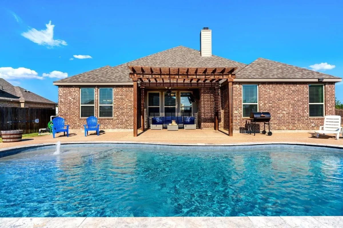 The Noble House Near Magnolia & Baylor W Pool