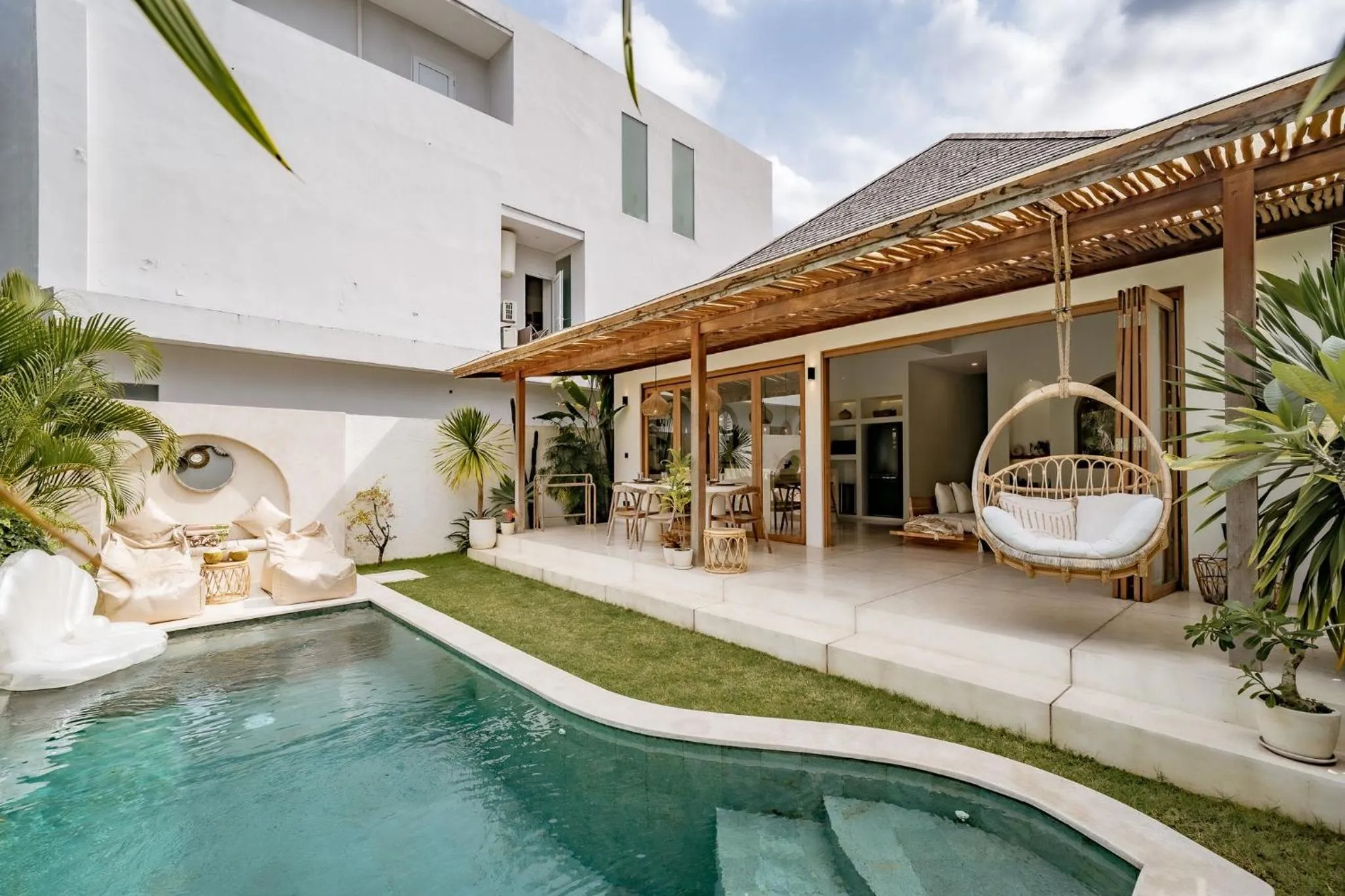 Property building in Villa Kerang Sue