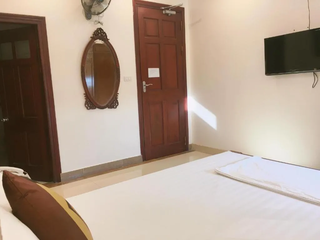 Bed in Phúc Quý -149B Lê Duẩn HN - by BAY LUXURY