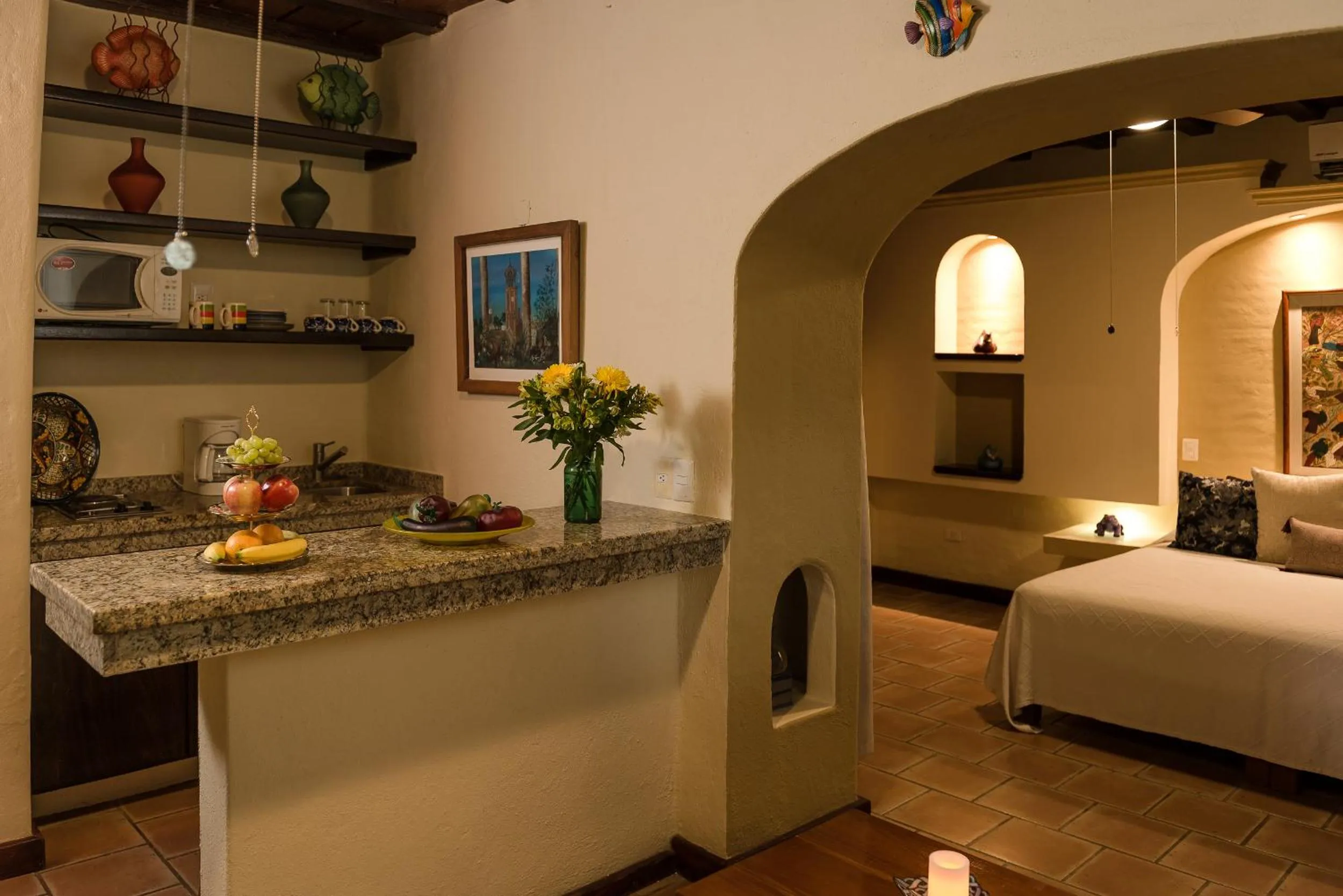 Kitchen or kitchenette, Bed in Villa Bella Bed & Breakfast Inn