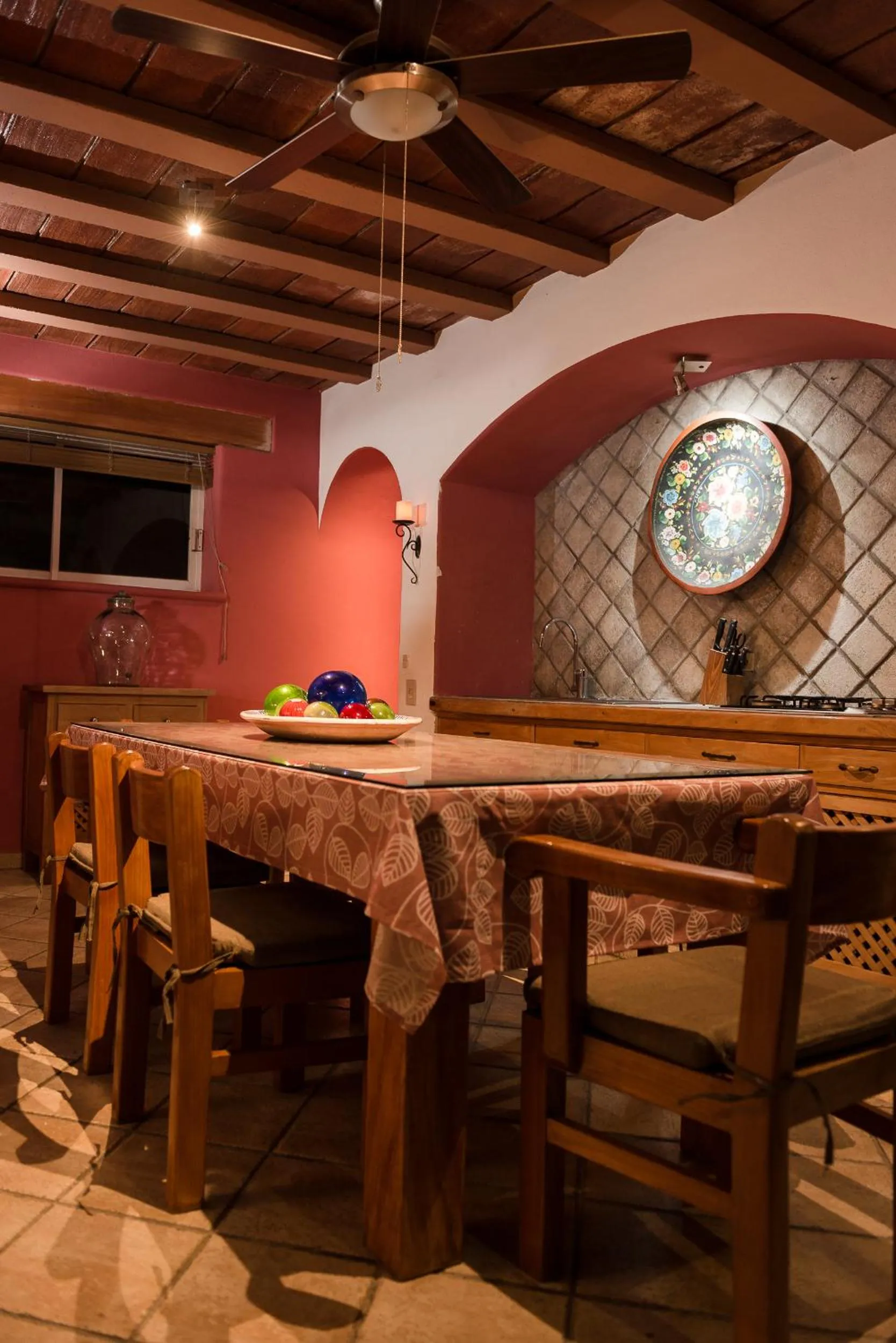 Dining area in Villa Bella Bed & Breakfast Inn