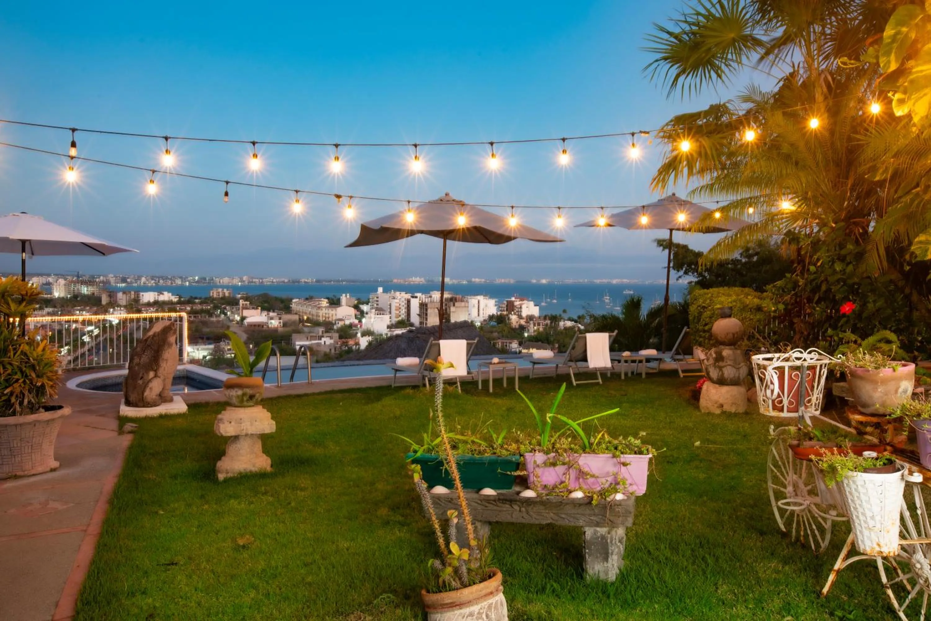 Patio in Villa Bella Bed & Breakfast Inn