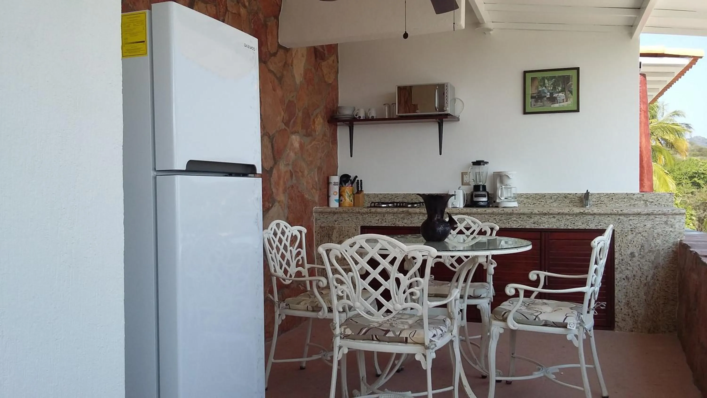 Kitchen or kitchenette in Villa Bella Bed & Breakfast Inn