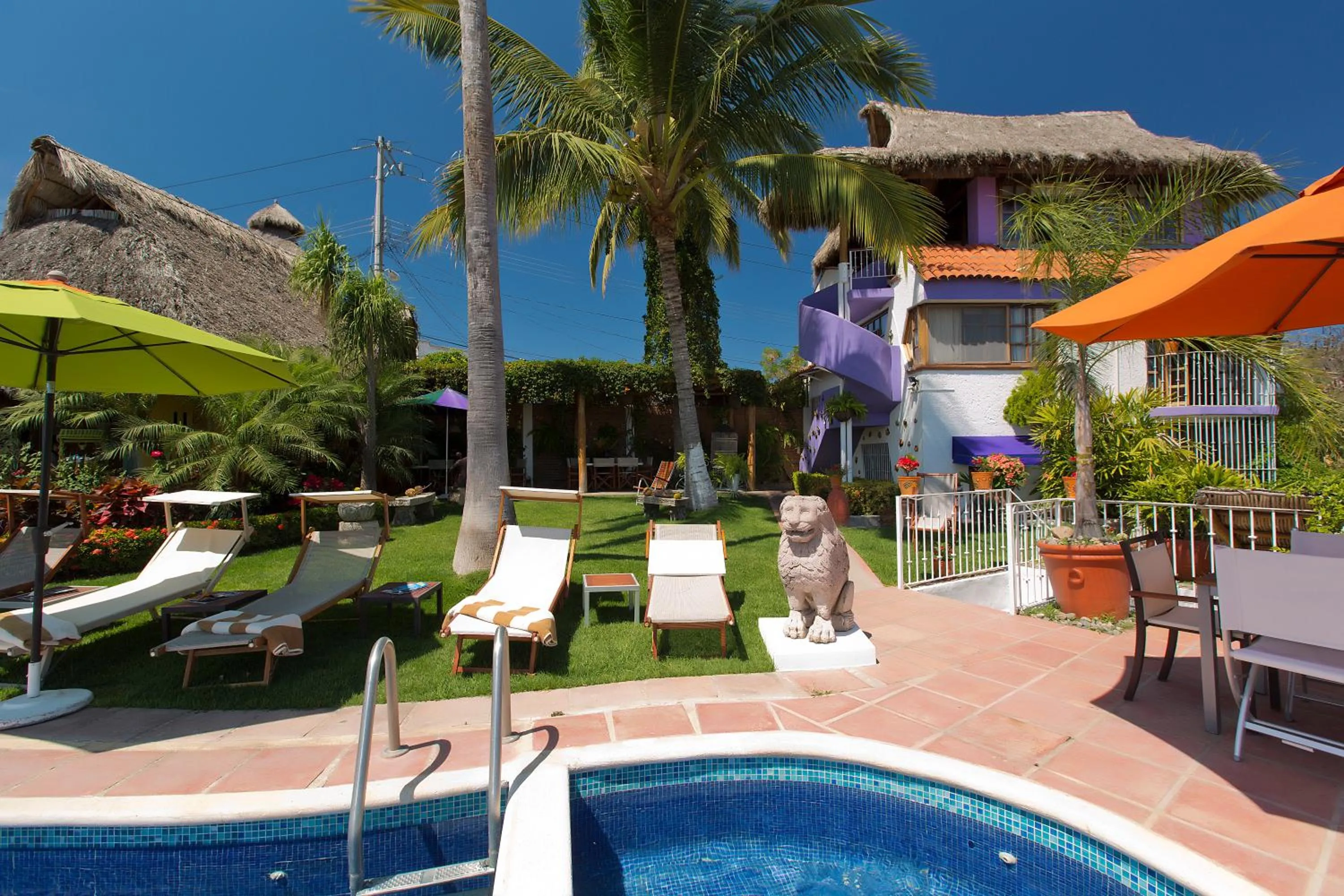 Garden in Villa Bella Bed & Breakfast Inn