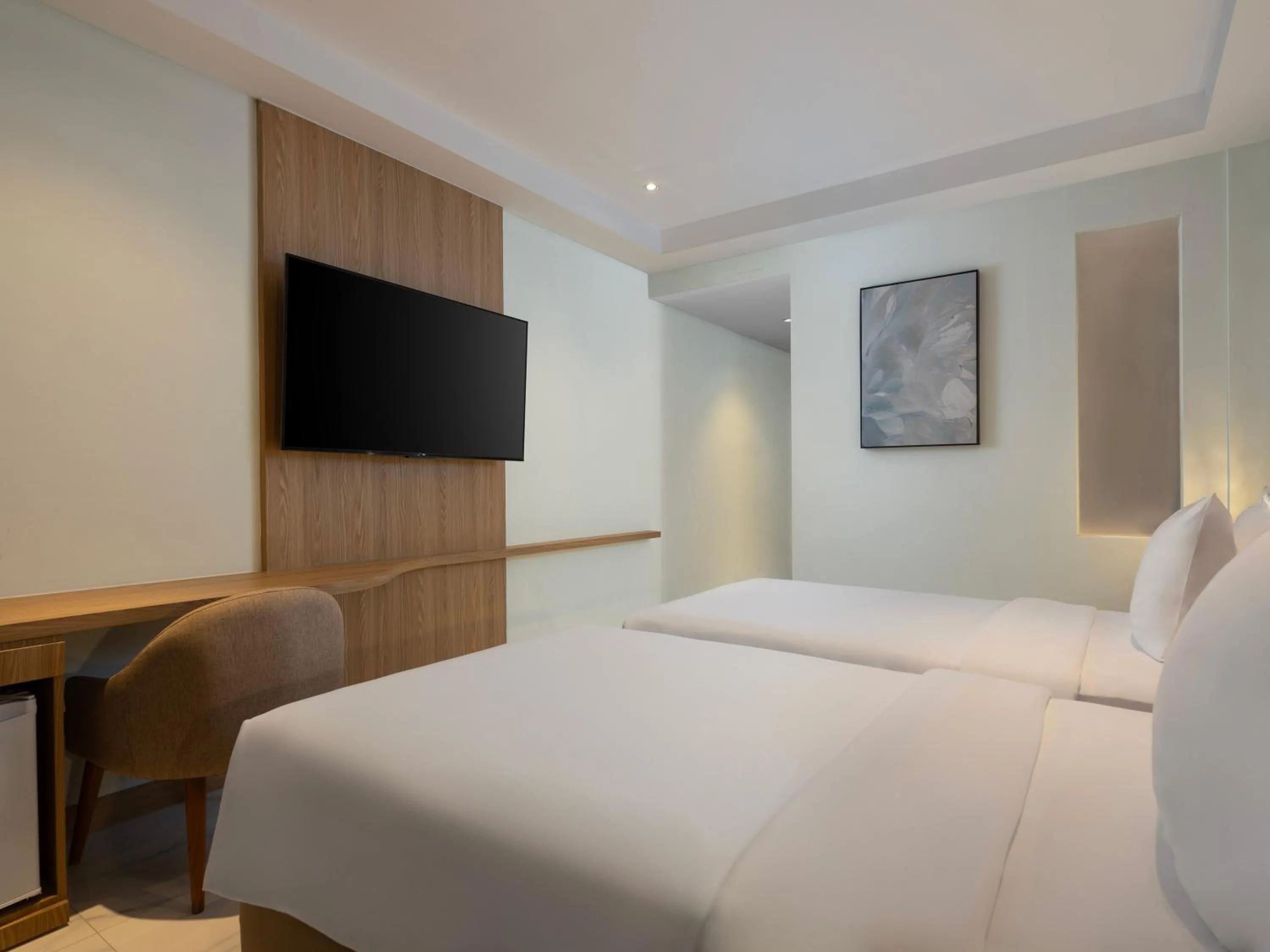 Bed in Golden Hill by Golden Tulip