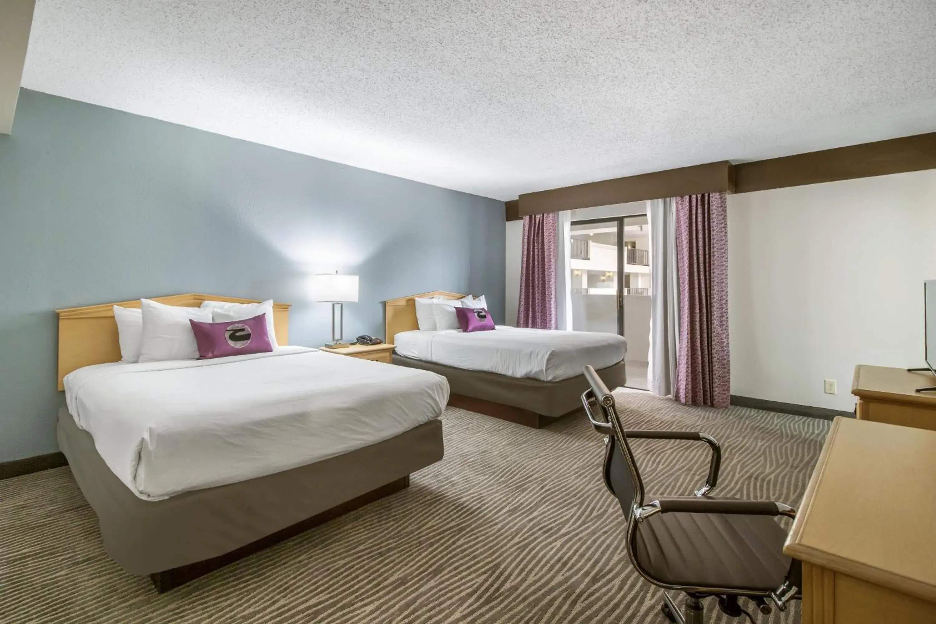 Queen Suite with Two Queen Beds in Clarion Hotel Jackson Northwest Queen Suite with Two Queen Beds in Clarion Hotel Jackson Northwest