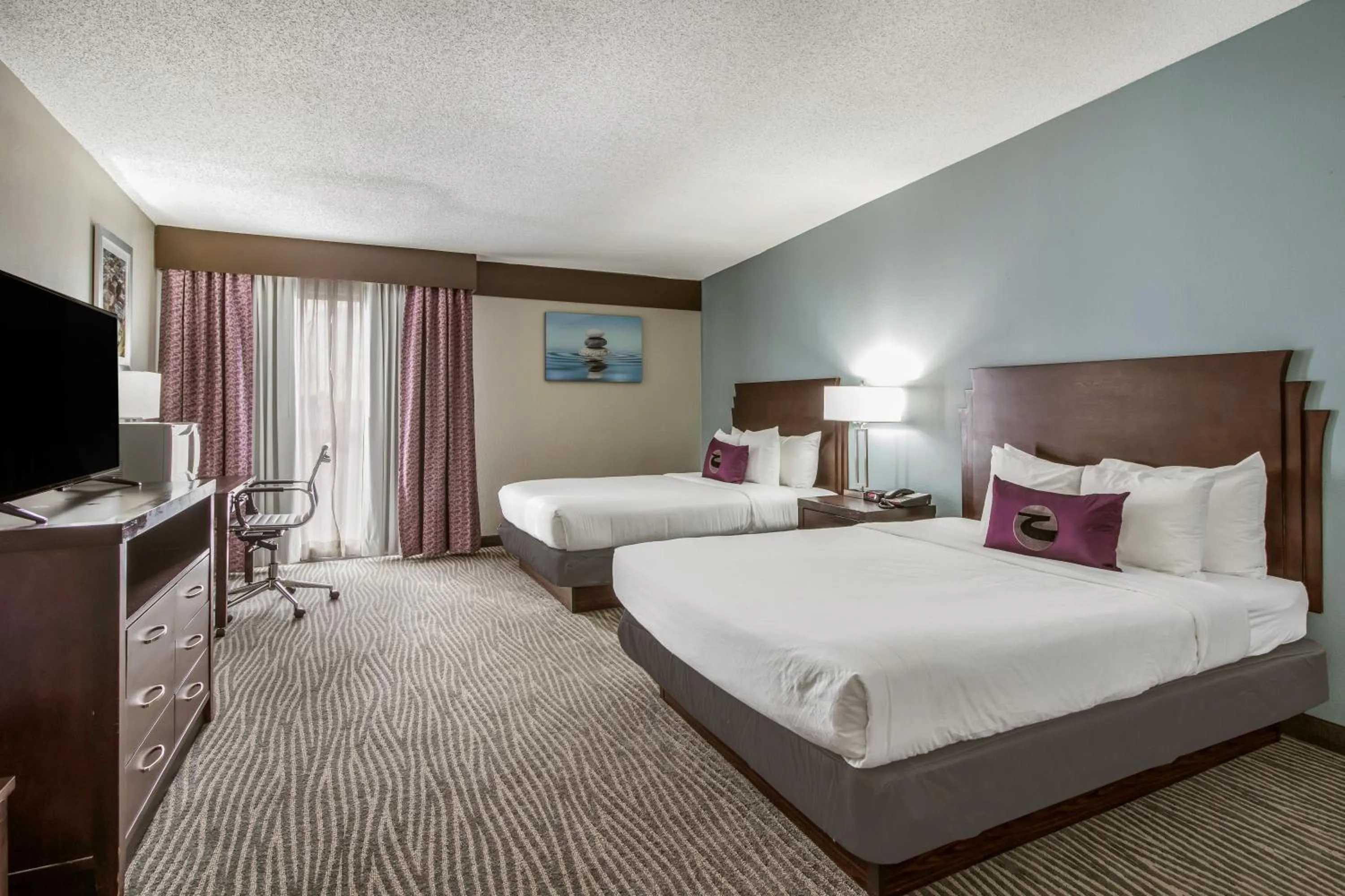 Photo of the whole room, Bed in Clarion Hotel Jackson Northwest