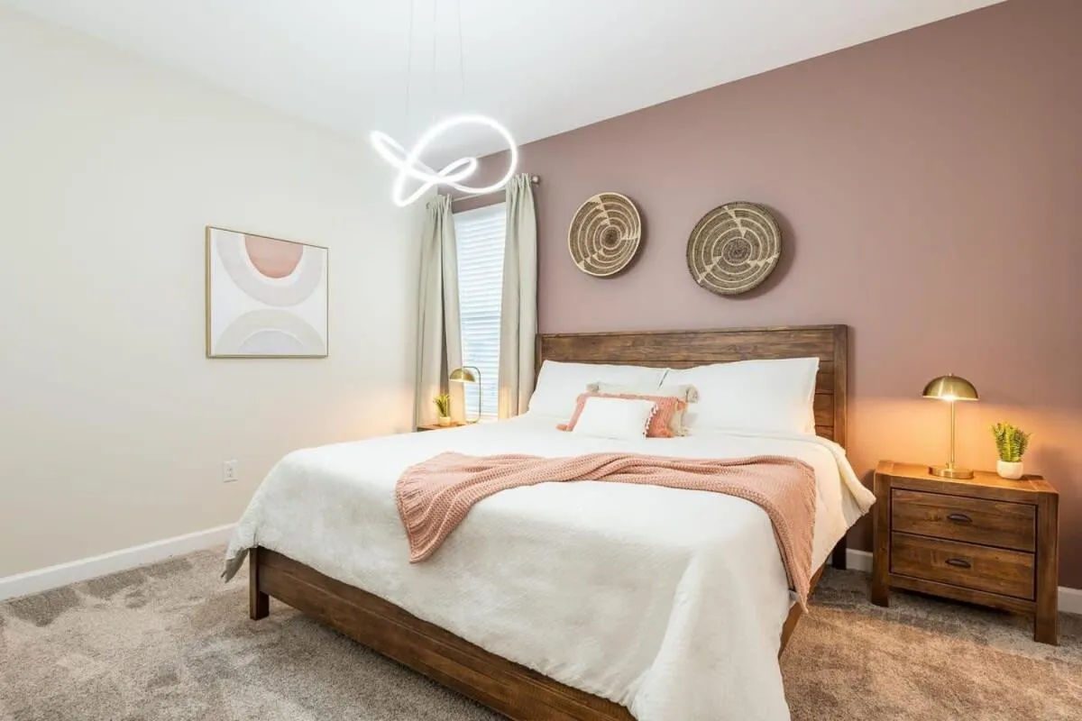 Bed in Themed Home 5BR - Private Pool, Prime Location