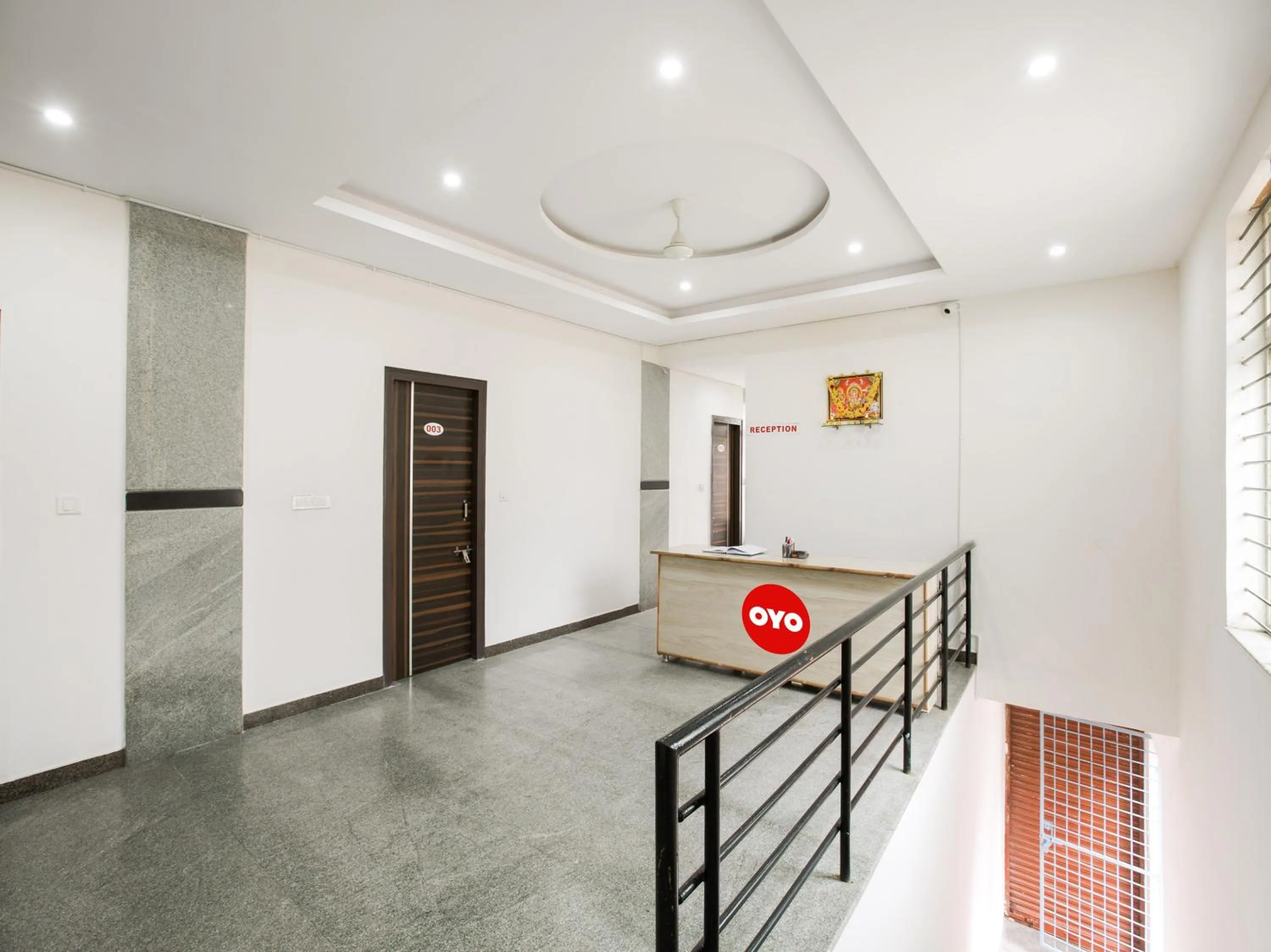 Lobby or reception in Hotel O Manjushree Boarding & Lodging nearby Dr.BR Ambedkar Stadium Basveshwar nagar