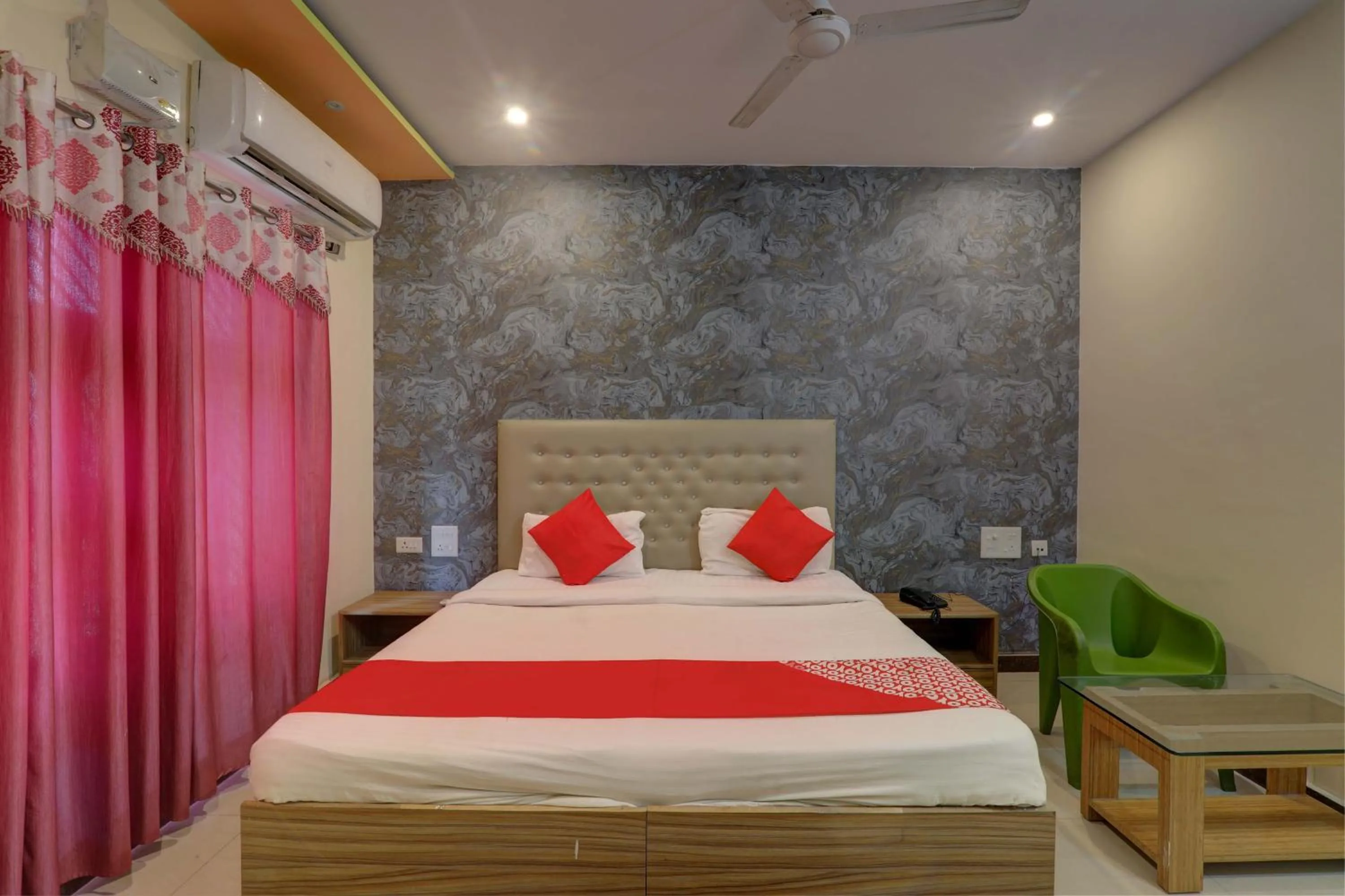 Bedroom in Hotel O Kriti Green