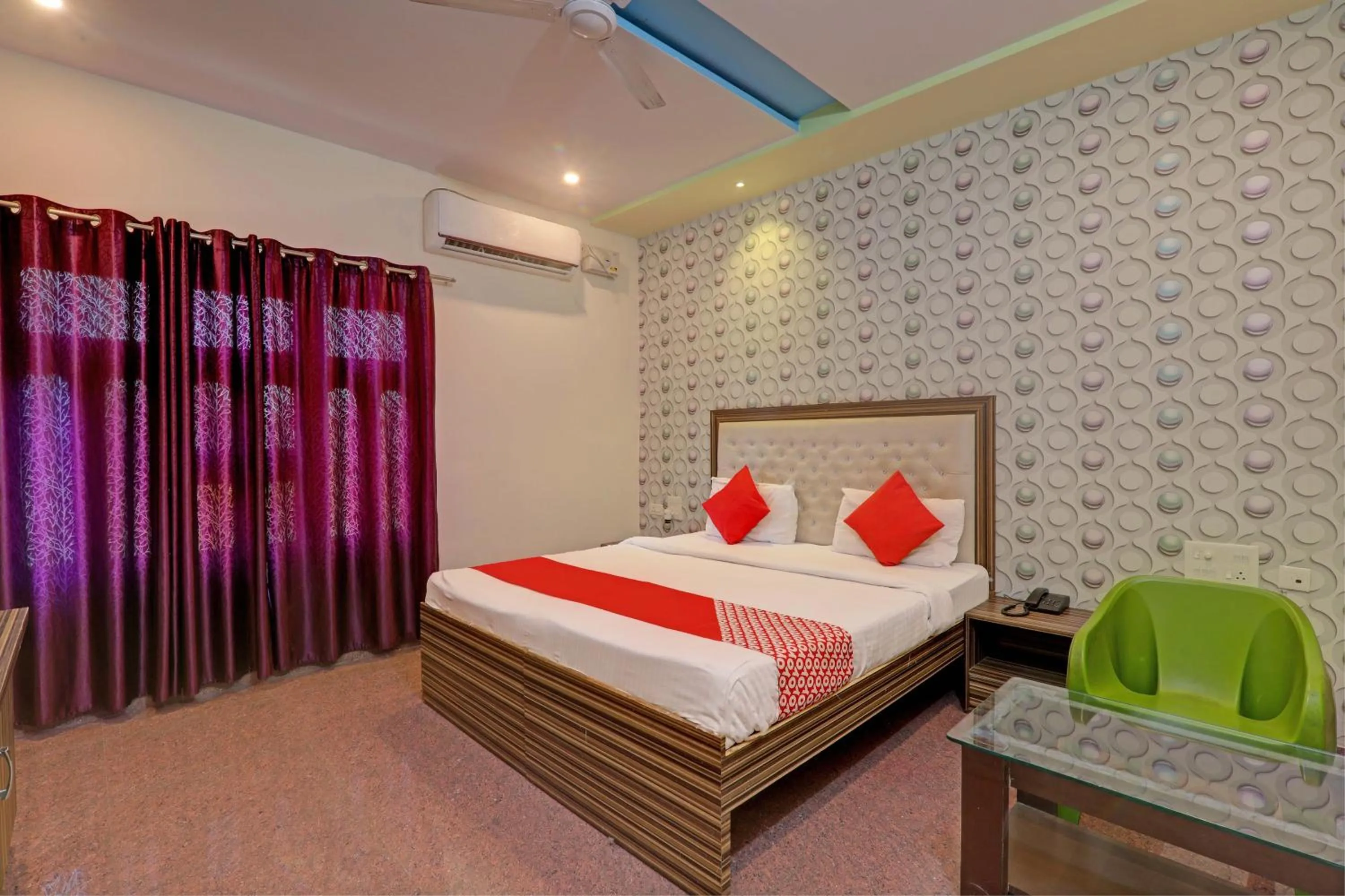 Bedroom in Hotel O Kriti Green
