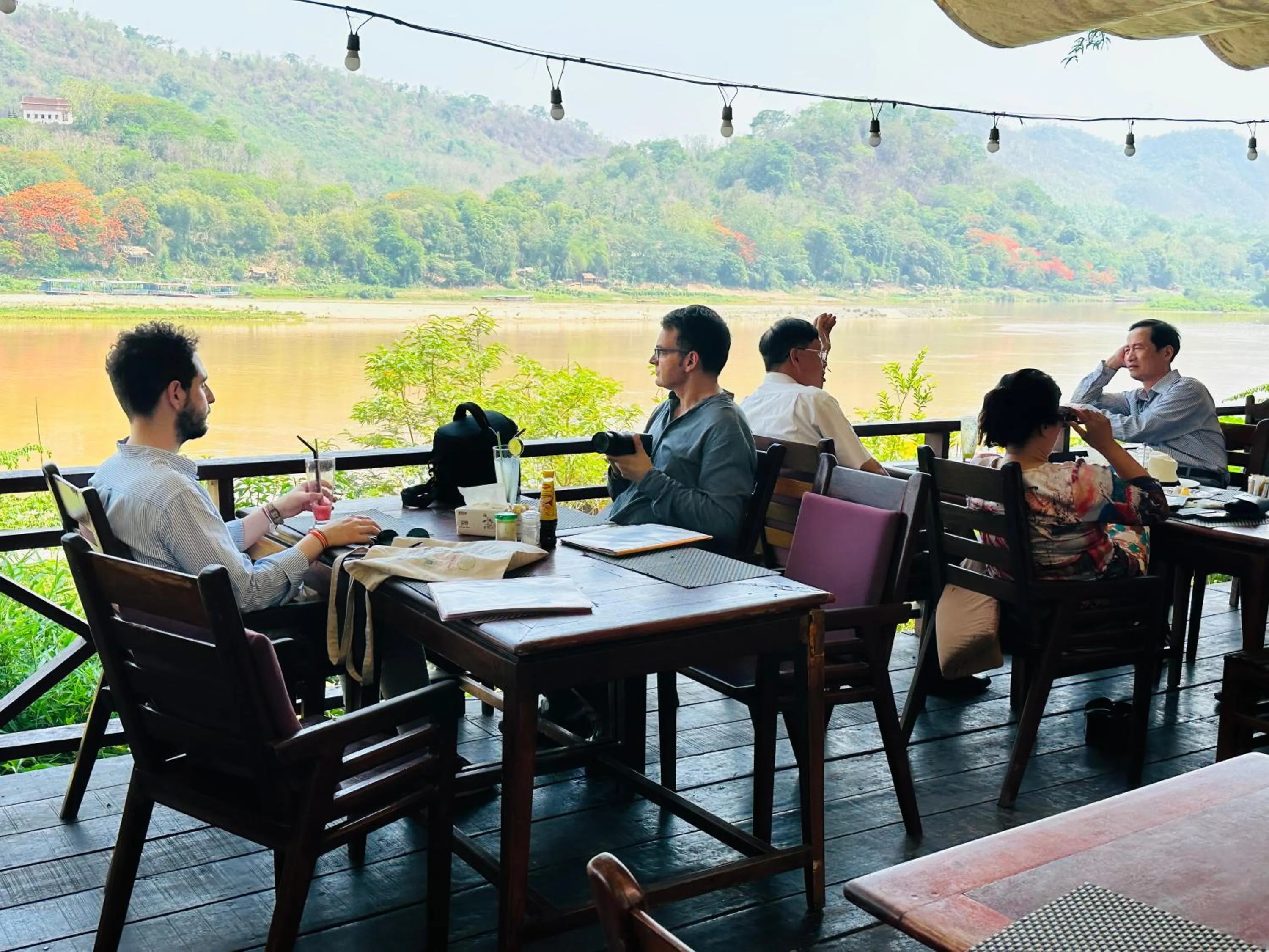 Restaurant/places to eat in Villa Phonethip Mekong Riverside