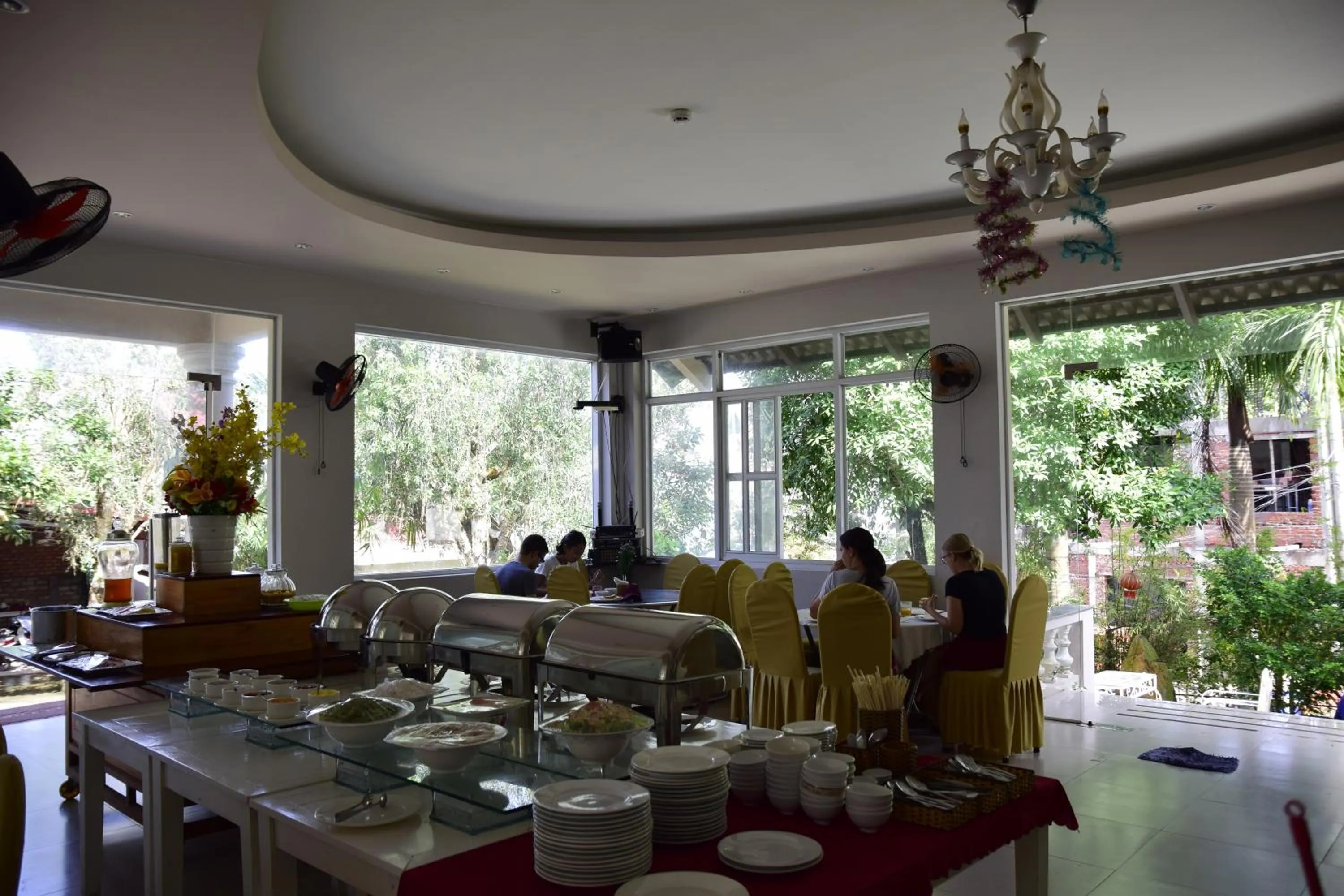 Restaurant/places to eat in Hong Bin Bungalow