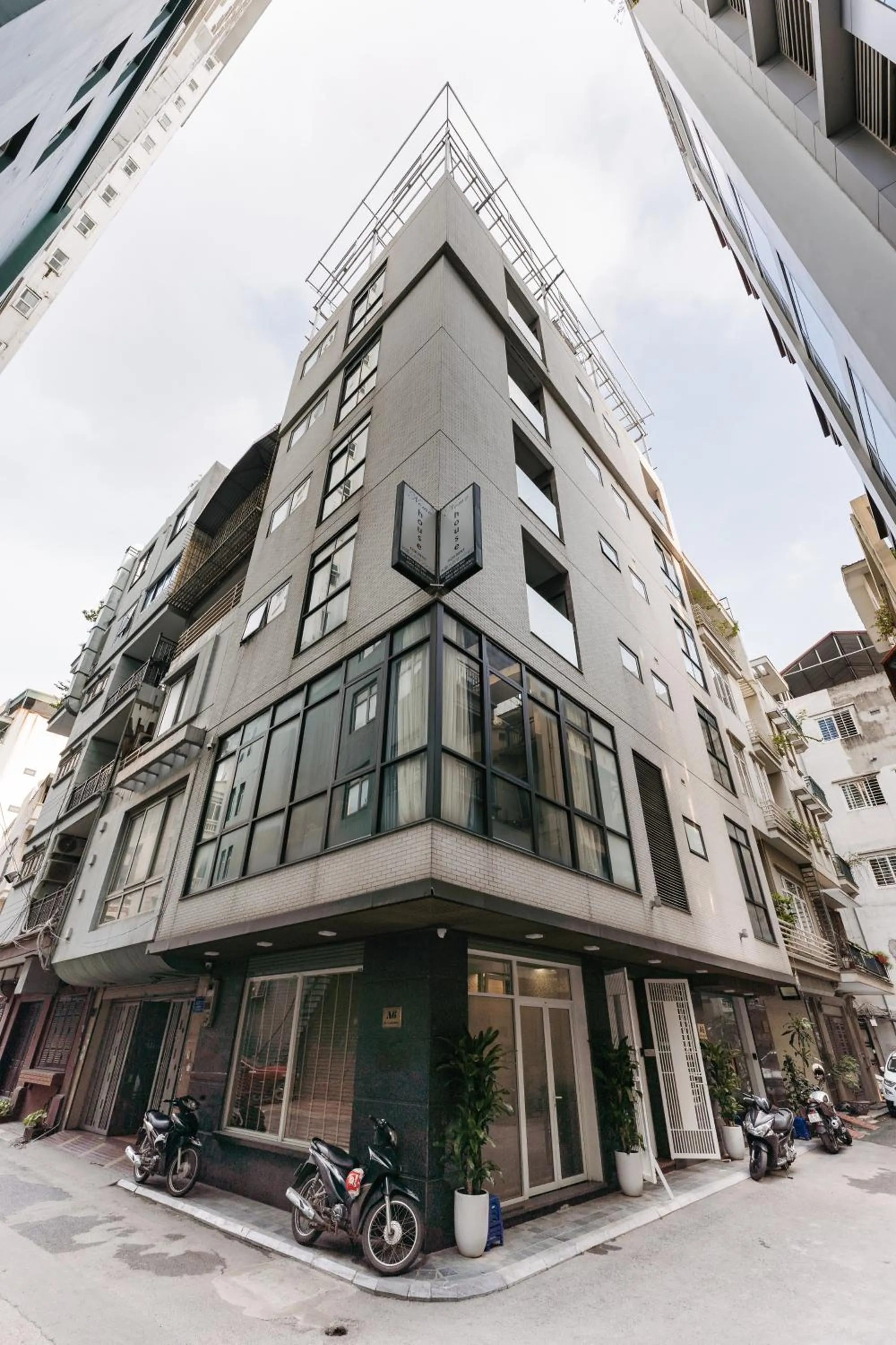 Property building in Hi.Home House near Lake