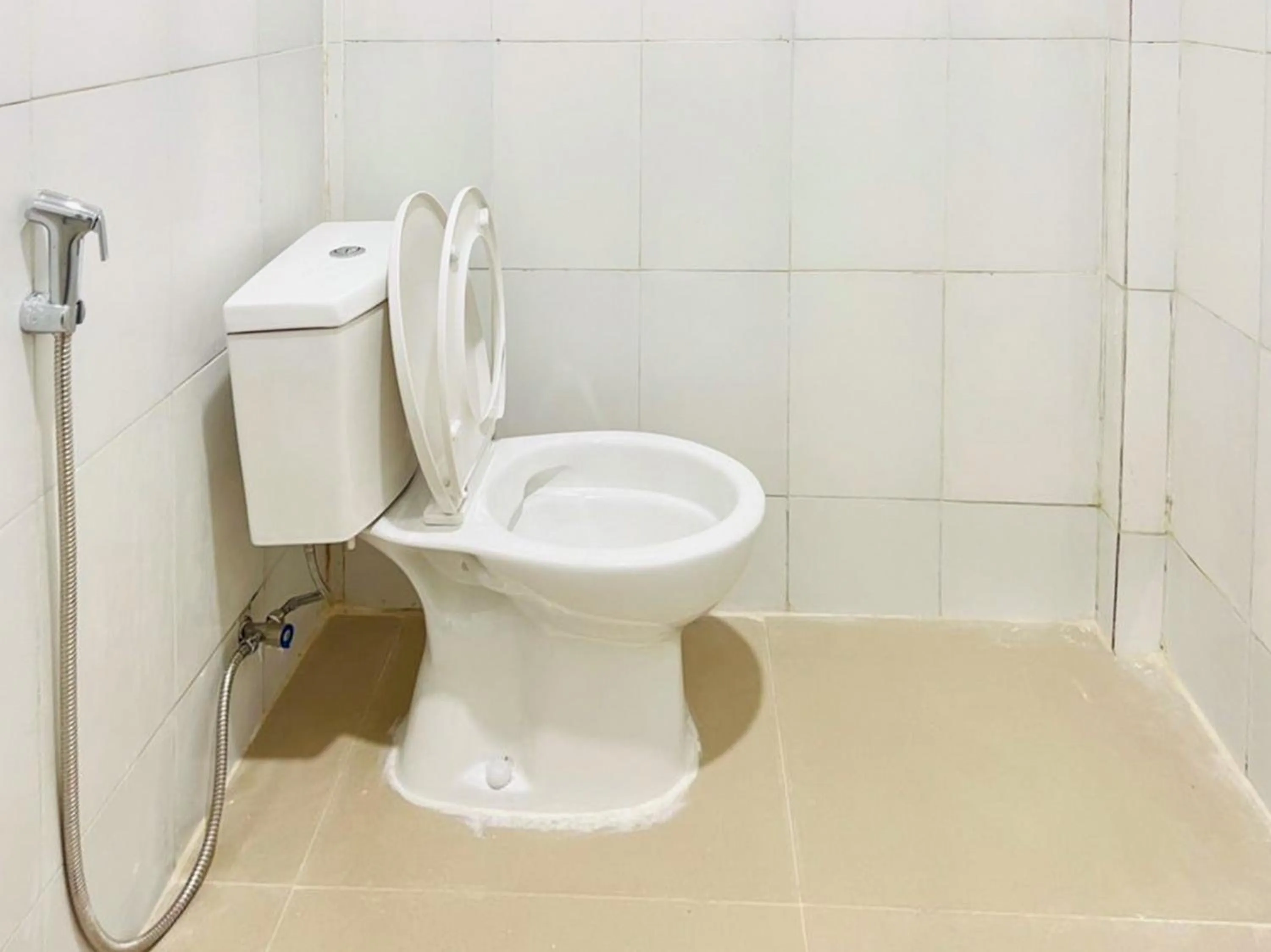 Toilet in RedDoorz @ Jalan Lintas Pematangsiantar