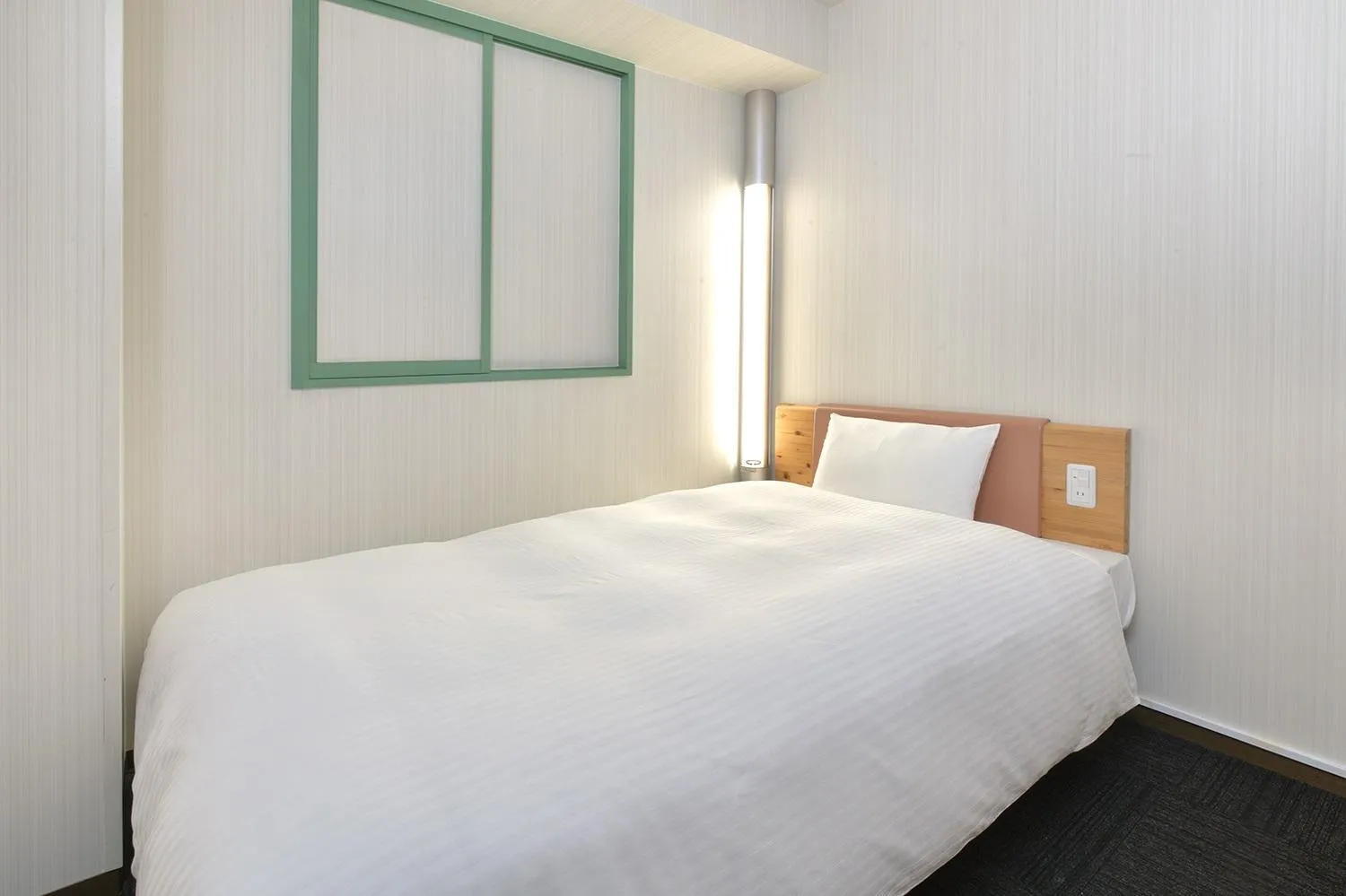 Photo of the whole room, Bed in Washington R&B Hotel Morioka Ekimae