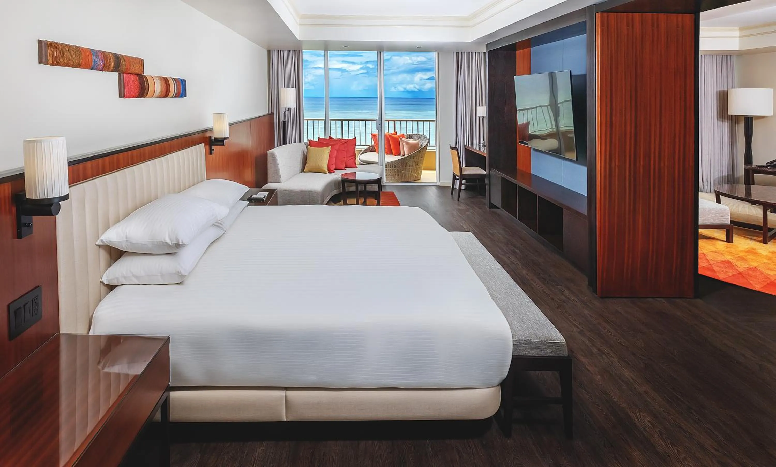 Bedroom, Bed in Hyatt Regency Guam