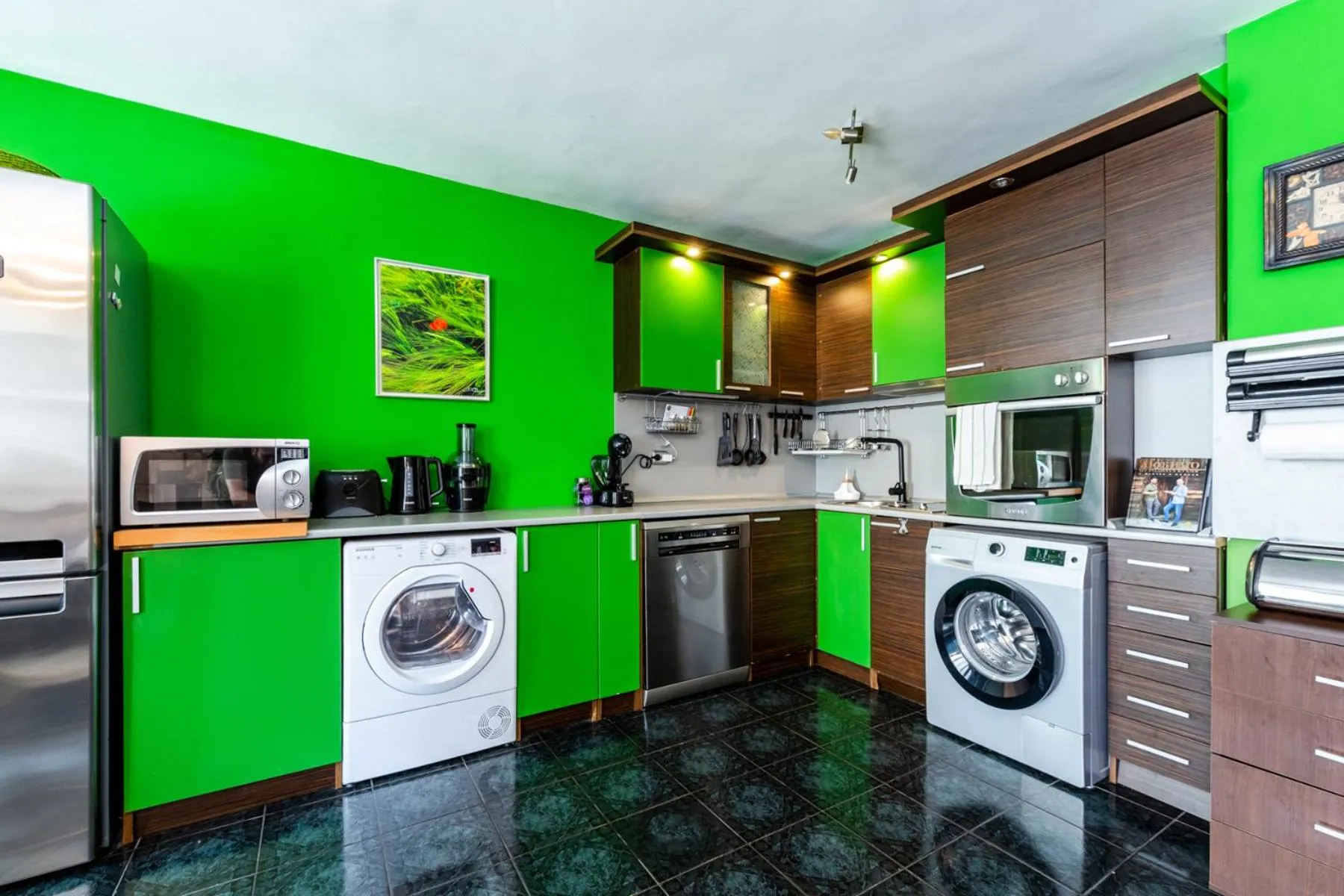 Kitchen or kitchenette in The Green Apartment 2BR - free parking