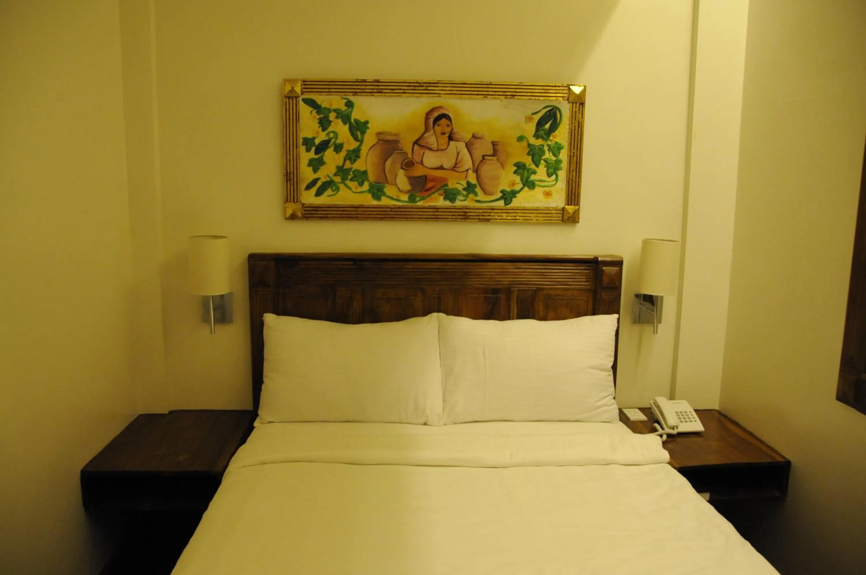 Decorative detail, Bed in Hotel Veneto De Vigan