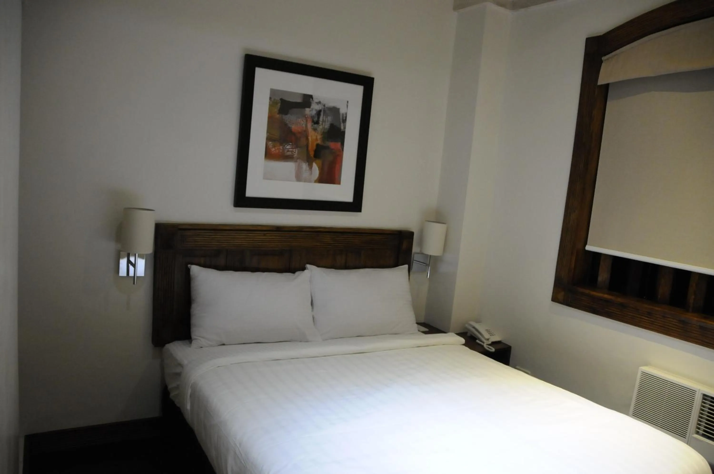 Decorative detail, Bed in Hotel Veneto De Vigan