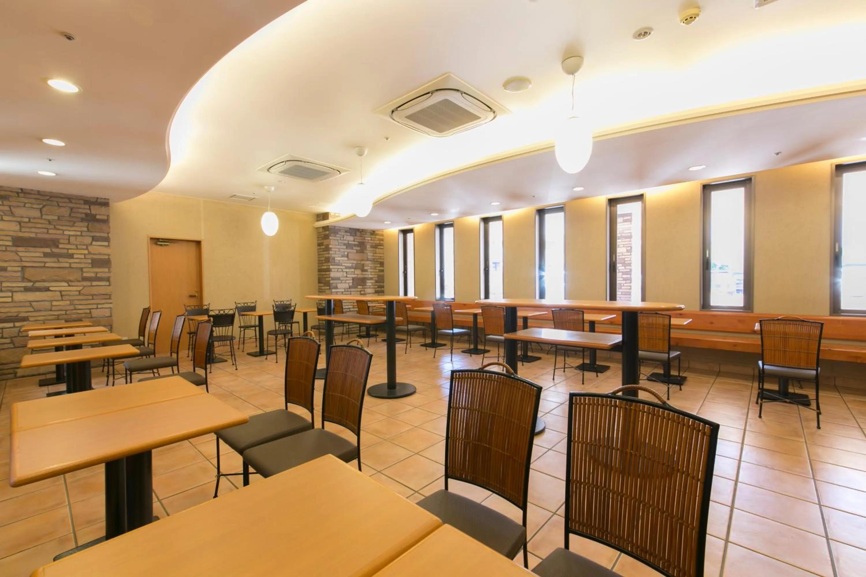 Restaurant/places to eat in washington R&B Hotel Kanazawa Station Nishiguchi