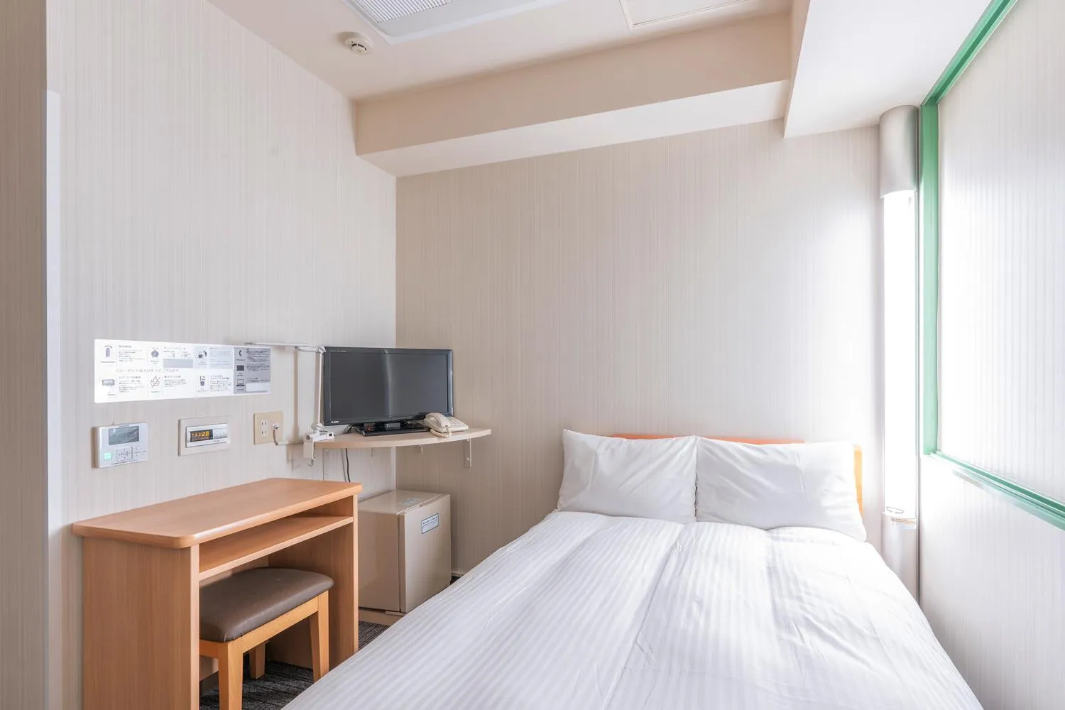 Photo of the whole room, Bed in washington R&B Hotel Kanazawa Station Nishiguchi