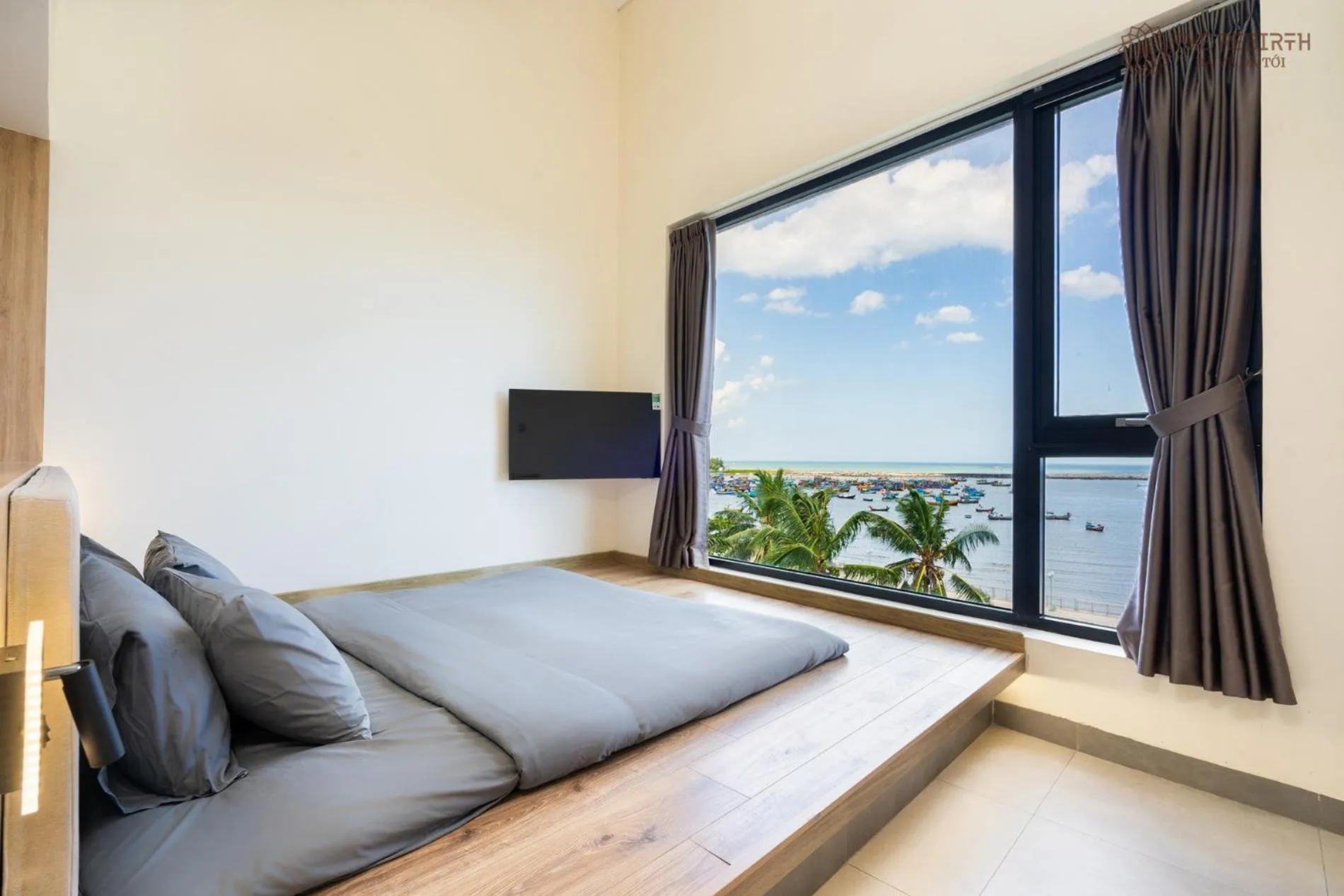 King Suite with Sea View in The Rebirth Apartment Binh Chau Ho Tram