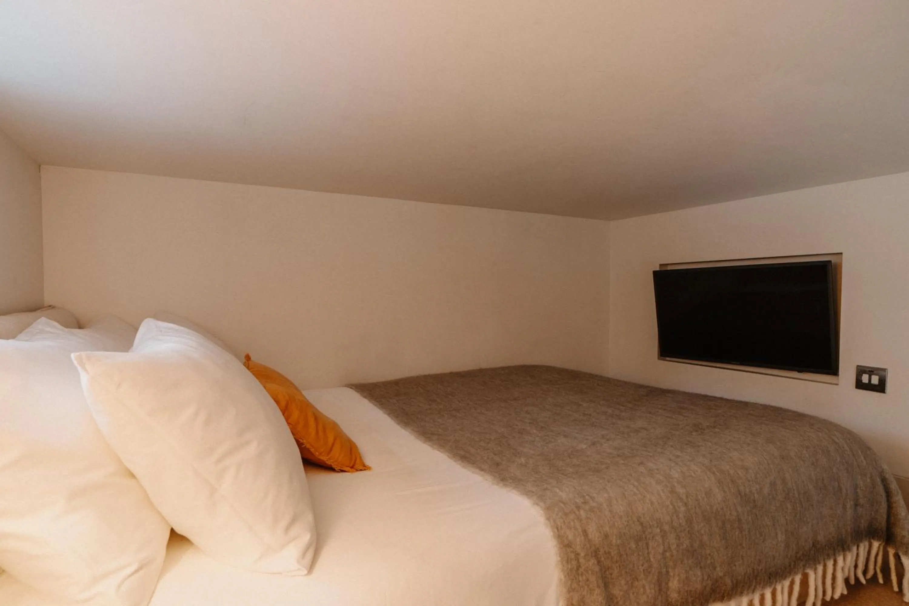 Bed in Mason & Fifth, Bermondsey