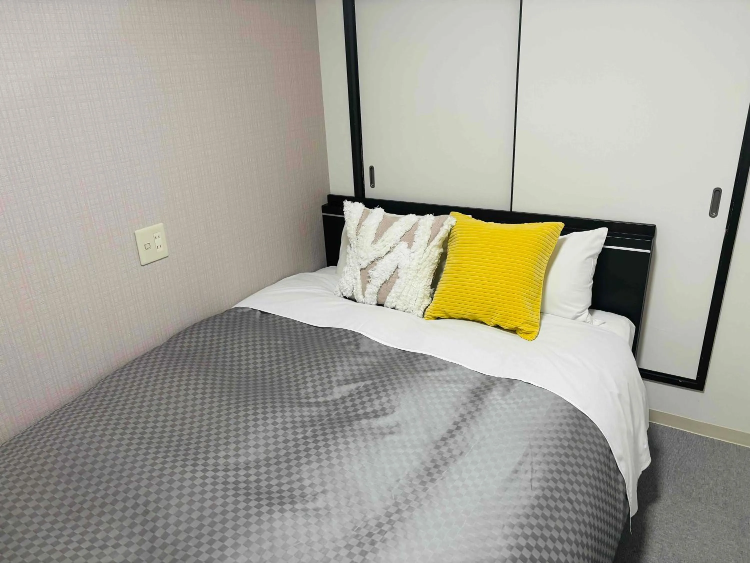 Bed in Business Inn Sennichimae Hotel