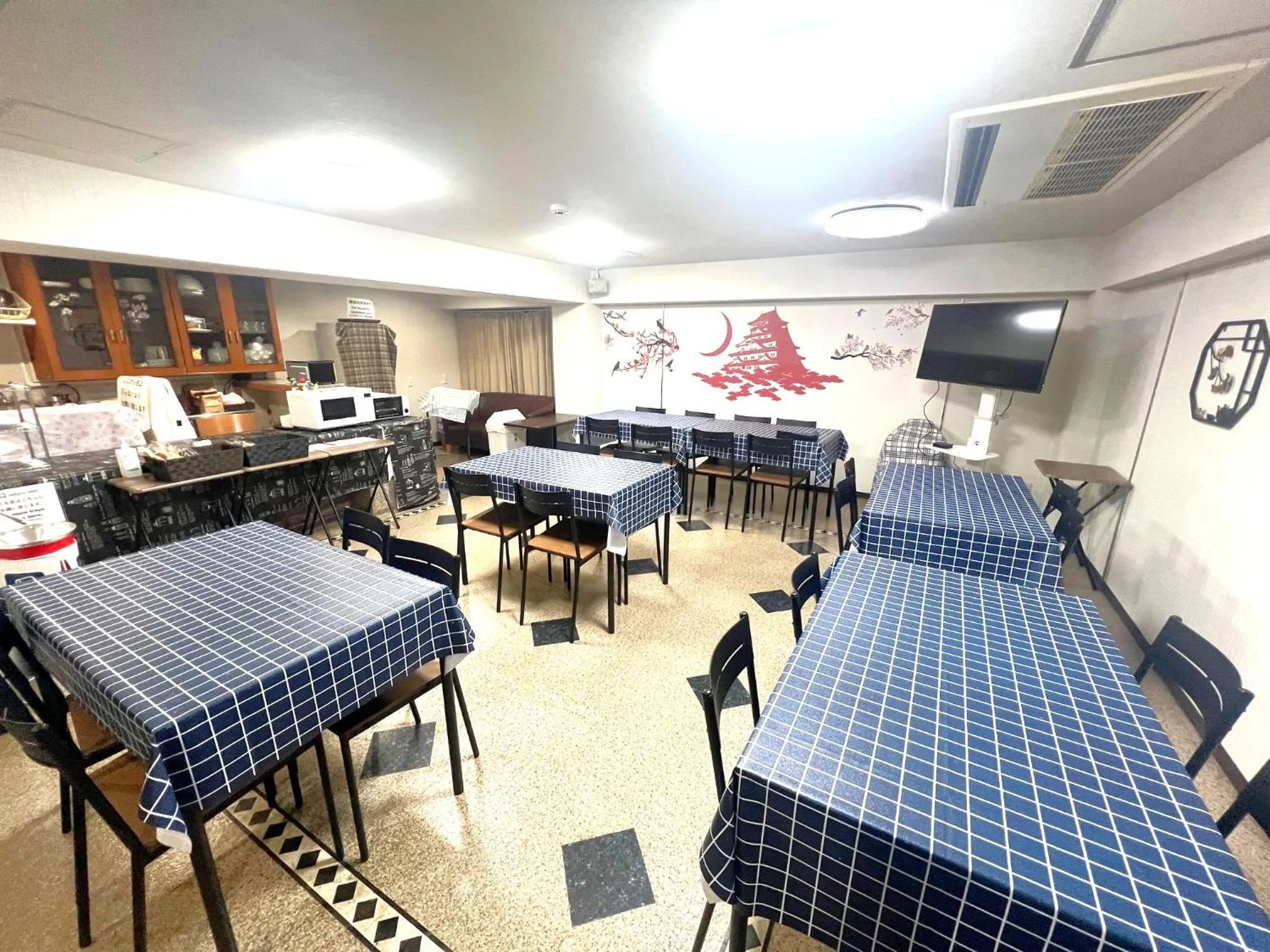 Communal lounge/ TV room in Business Inn Sennichimae Hotel