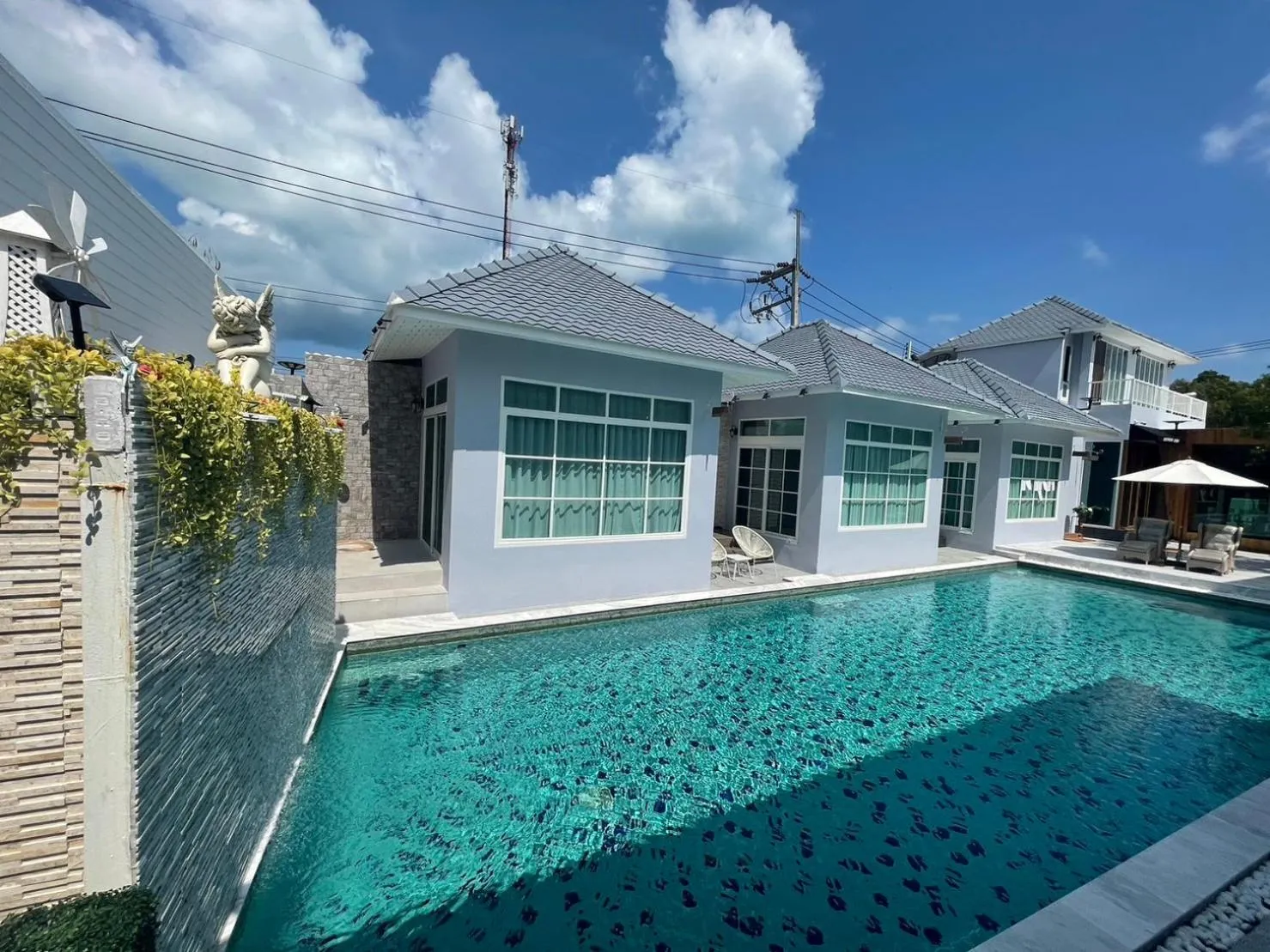 Property building in Skeyndor Health & Resort