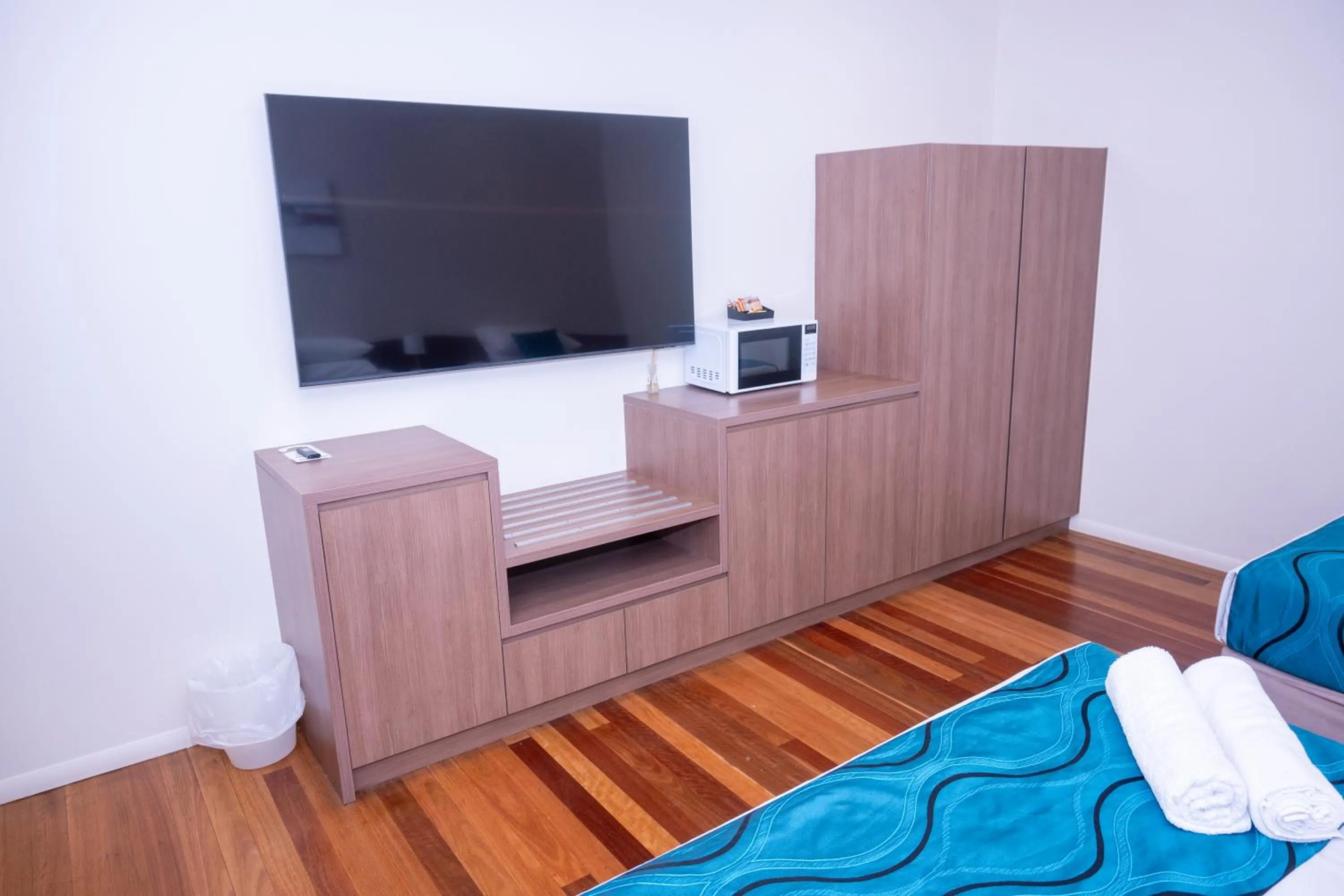 Bed in The Australian Hotel Motel