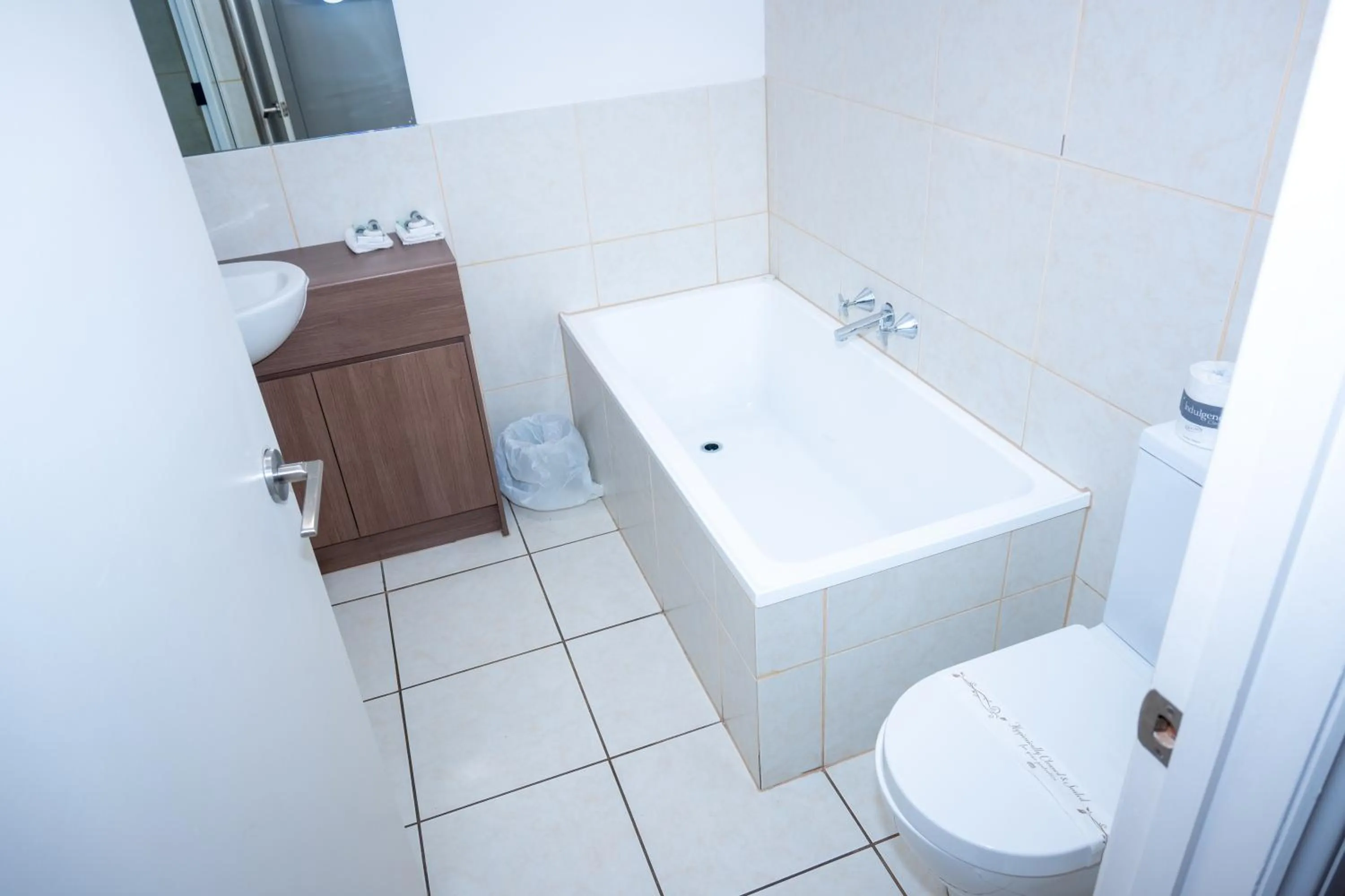 The Australian Hotel Motel