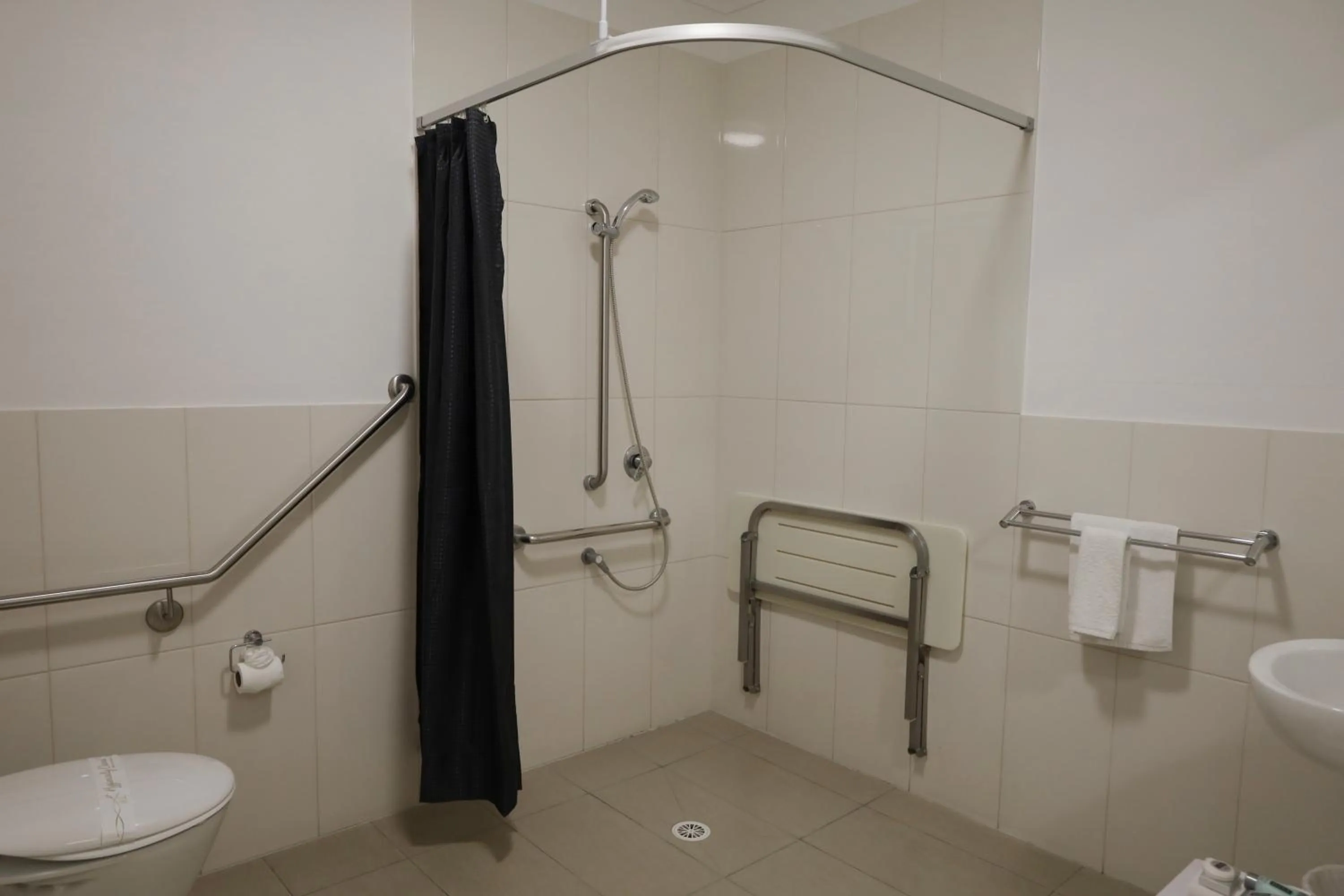 Bathroom in The Australian Hotel Motel