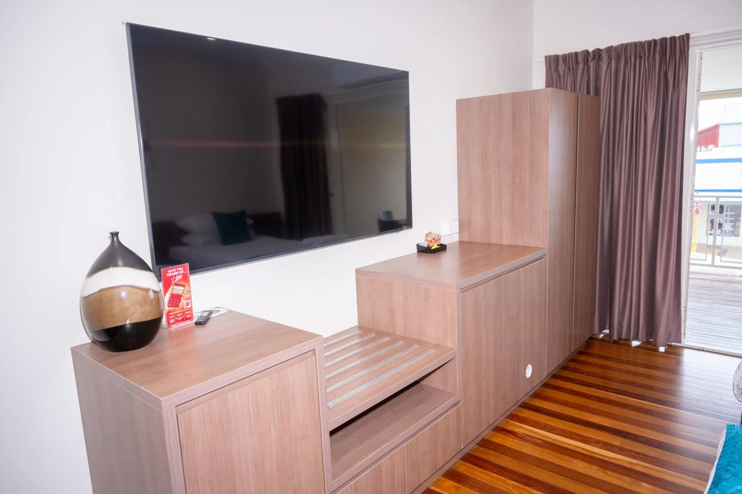 The Australian Hotel Motel