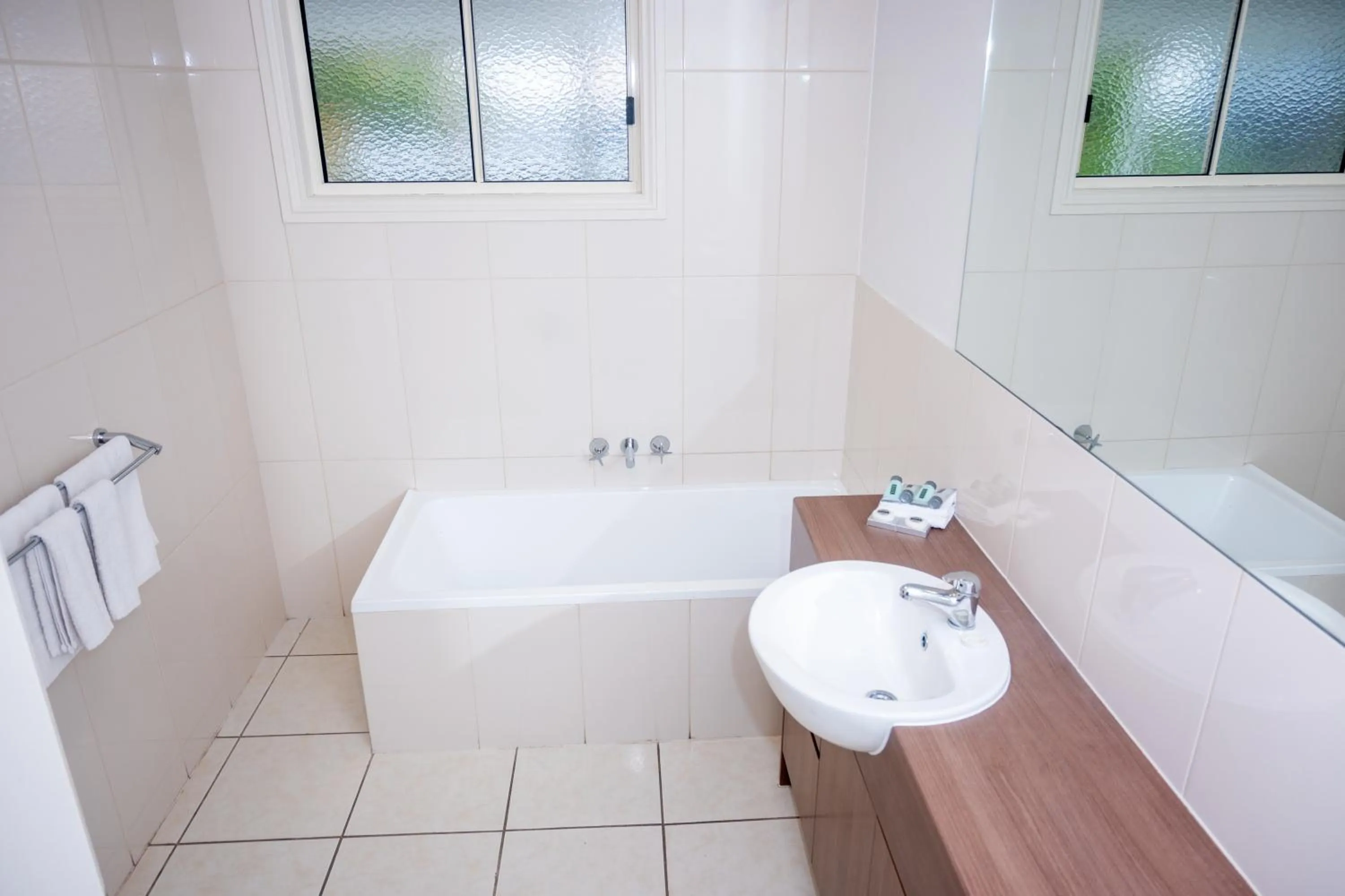 The Australian Hotel Motel