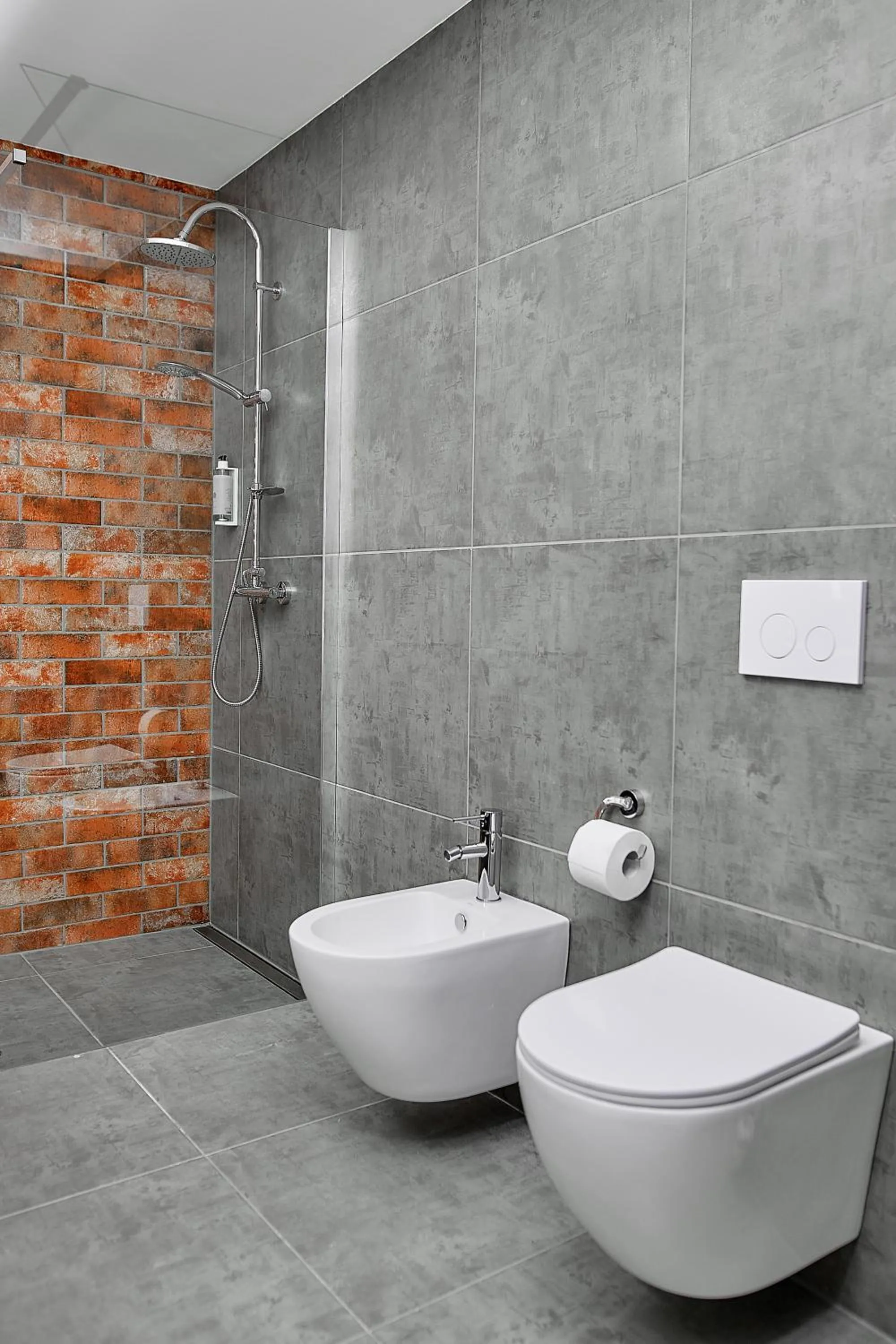 Shower in Tulip Inn Żyrardów