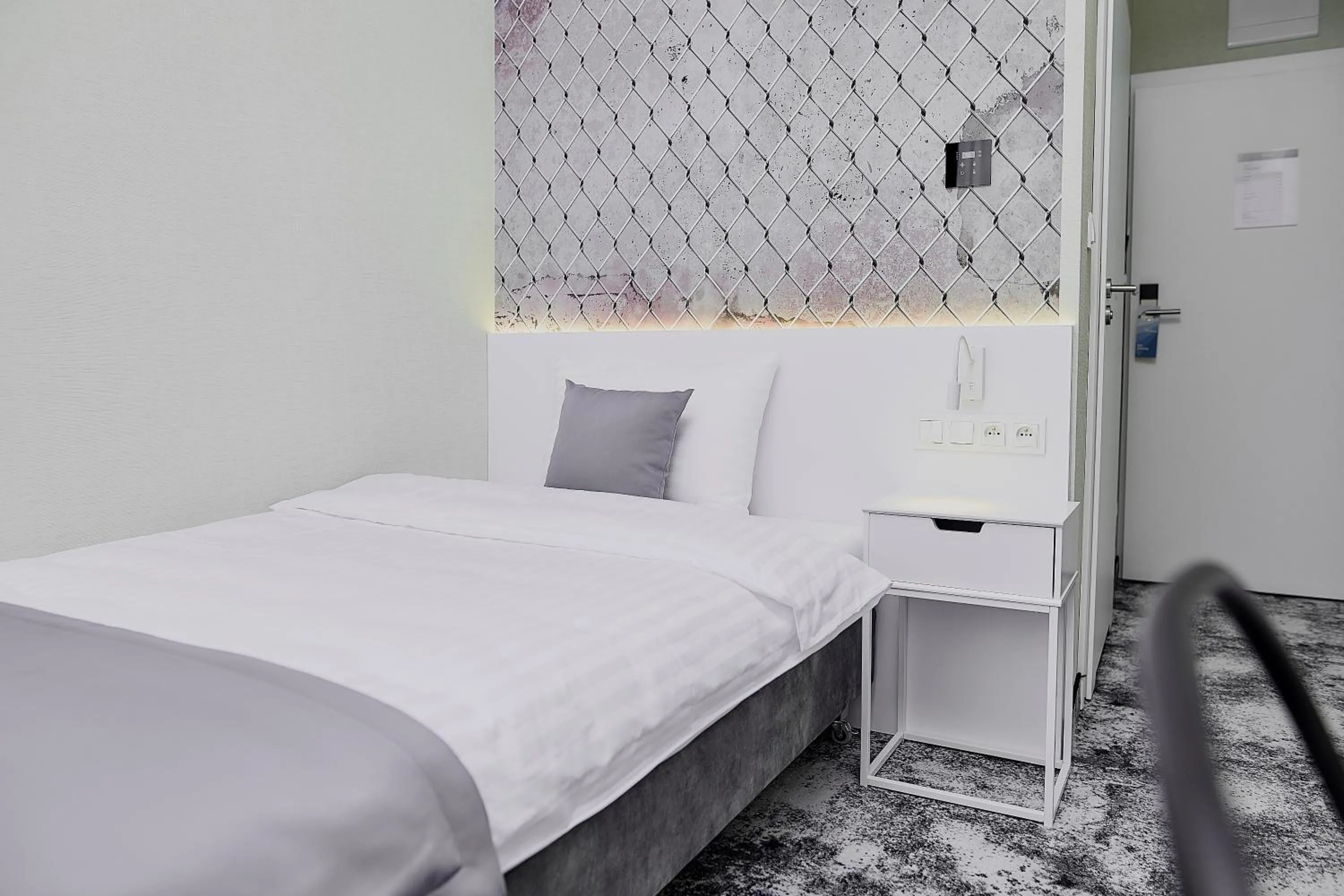 Photo of the whole room, Bed in Tulip Inn Żyrardów