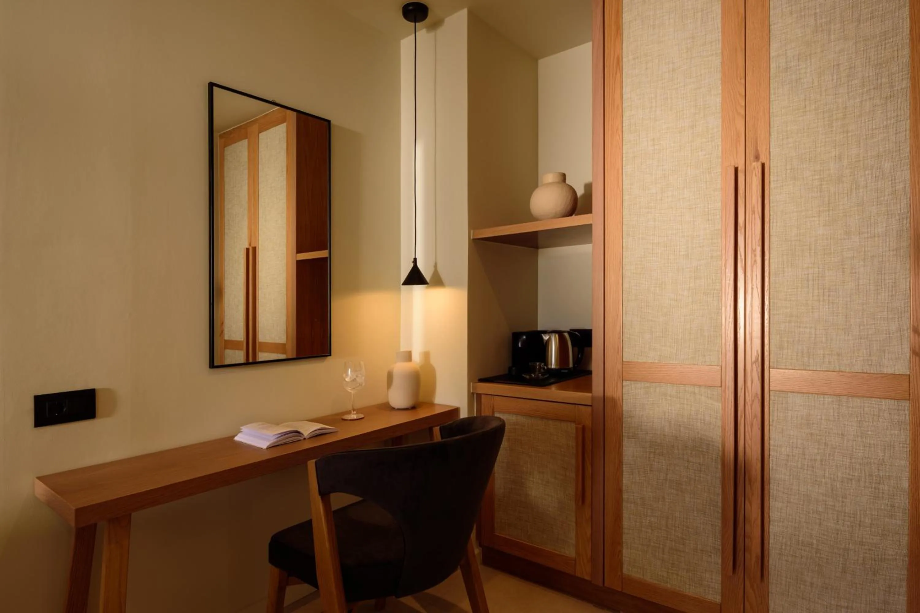 Coffee/tea facilities in 11:11 By Potnia