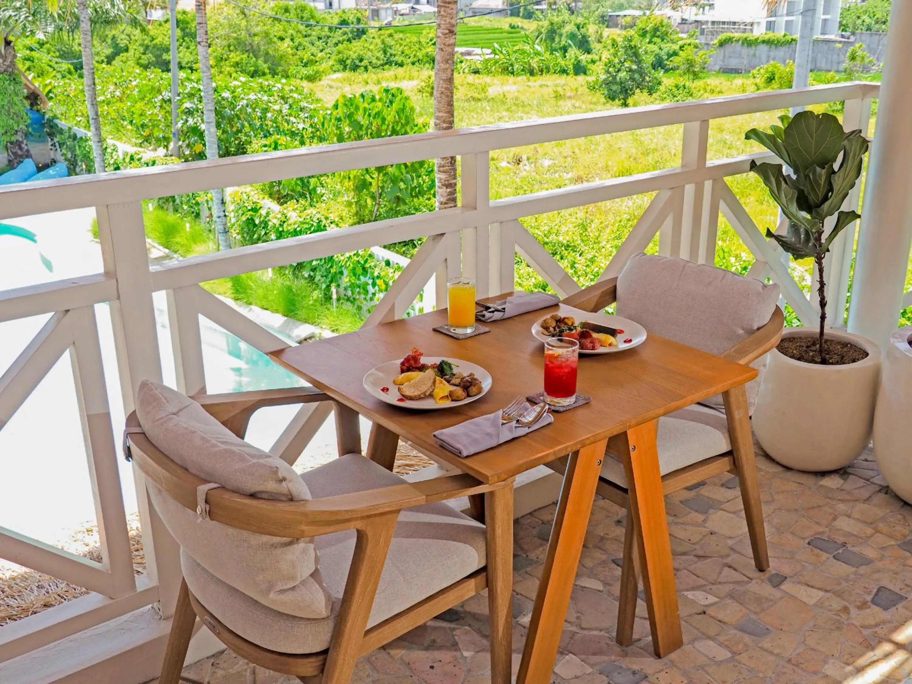 Restaurant/places to eat in IZE Canggu by LifestyleRetreats