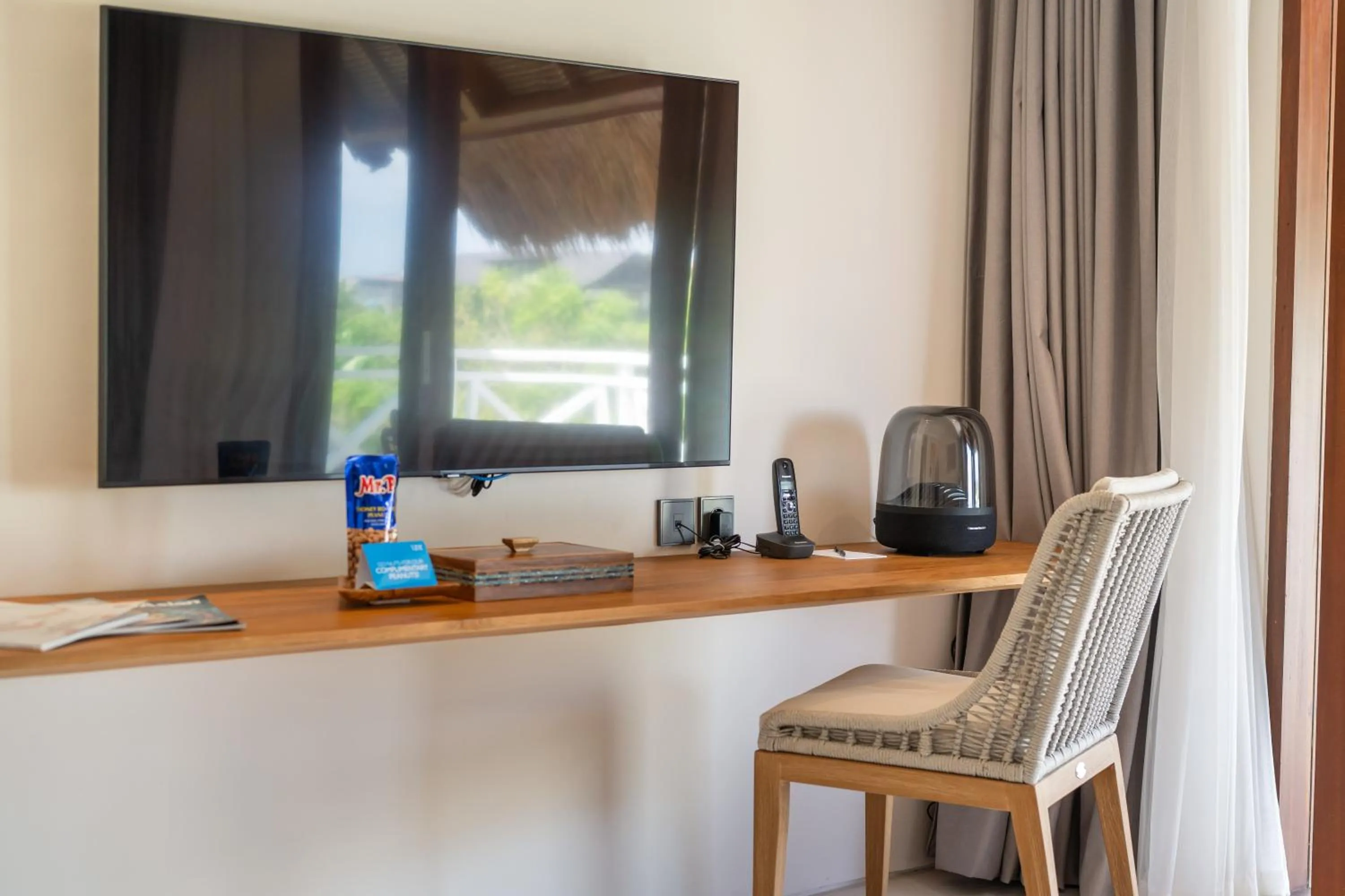 TV and multimedia in IZE Canggu by LifestyleRetreats
