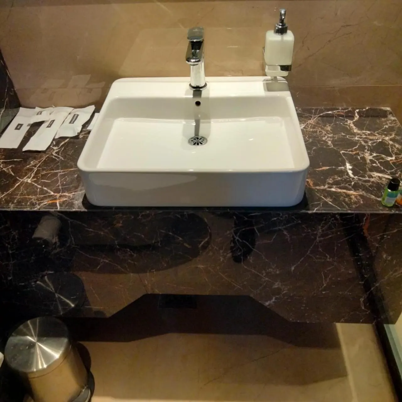 Bathroom in Hotel Bimson