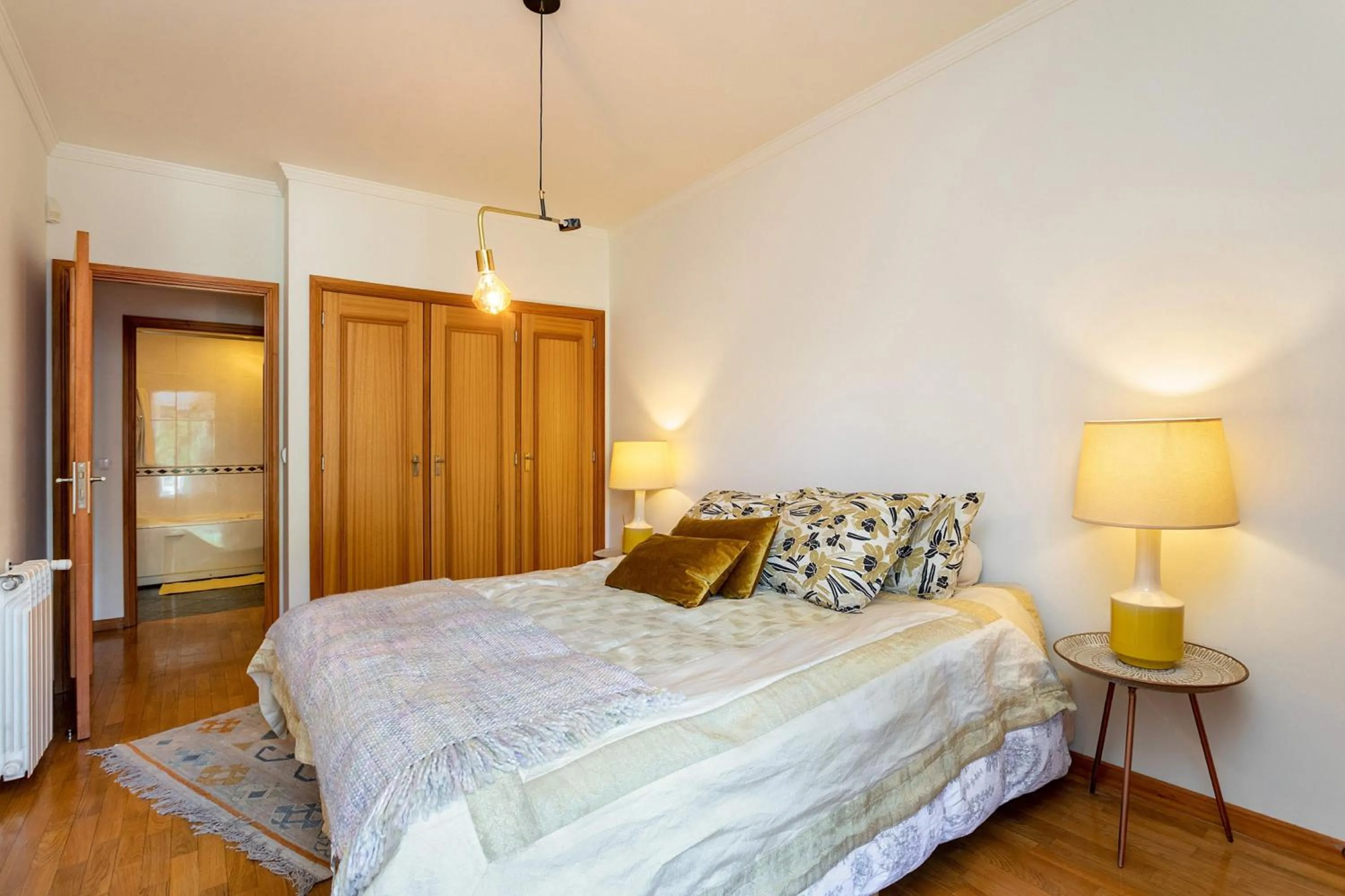 Bed in Oporto, sea view and marina