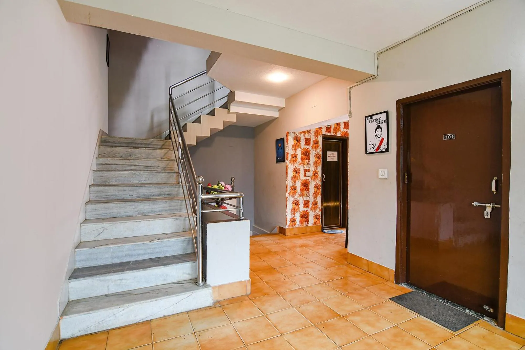 Lobby or reception in FabHotel Bollywood 2.0