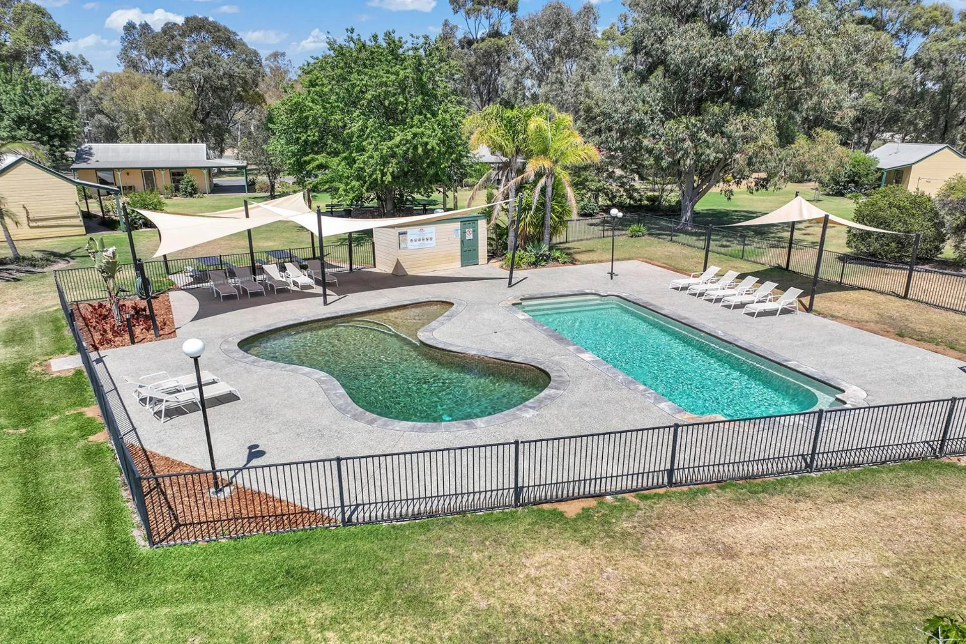 Swimming pool in Murray River Resort