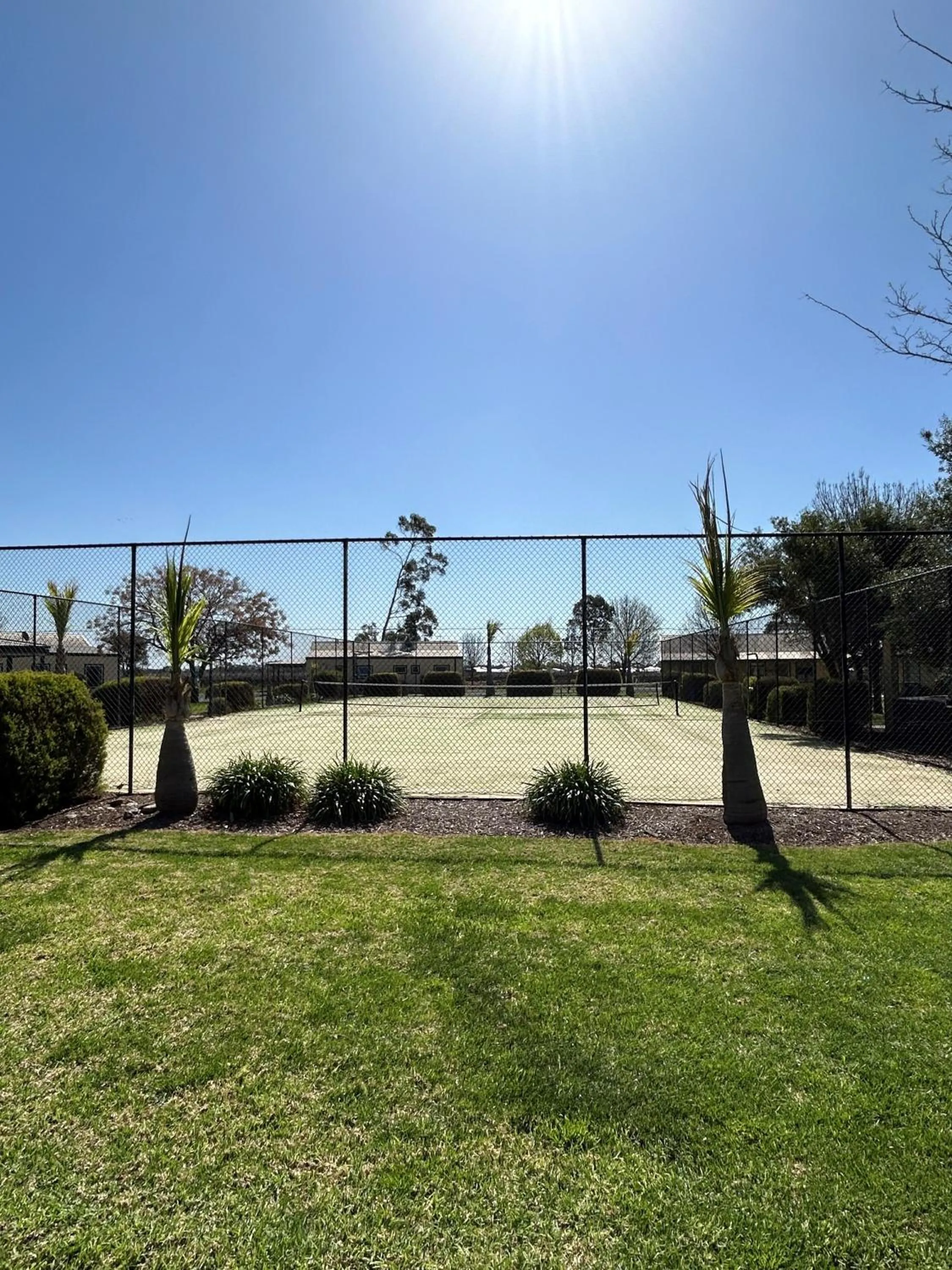 Tennis court in Murray River Resort