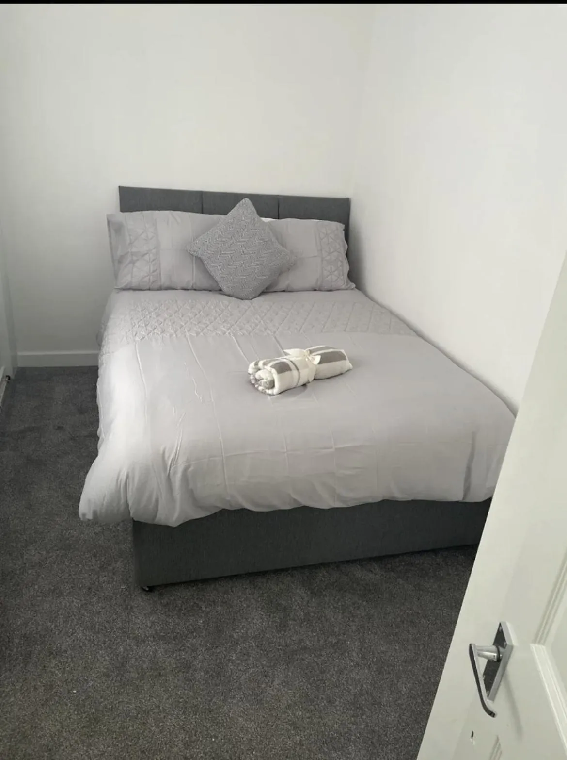 Bedroom, Bed in Denton House