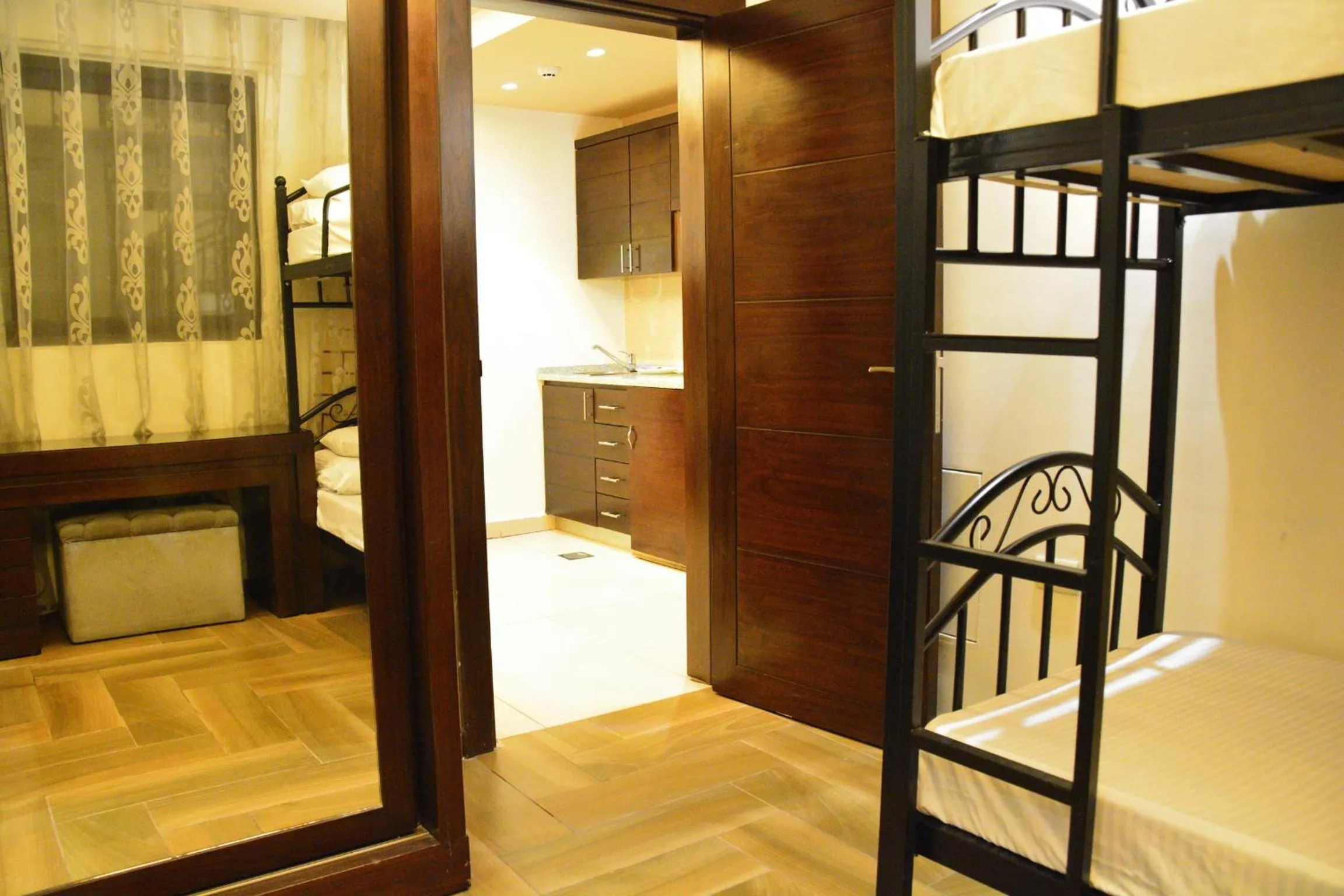 TV and multimedia, Bed in Nadine Hotel Suites