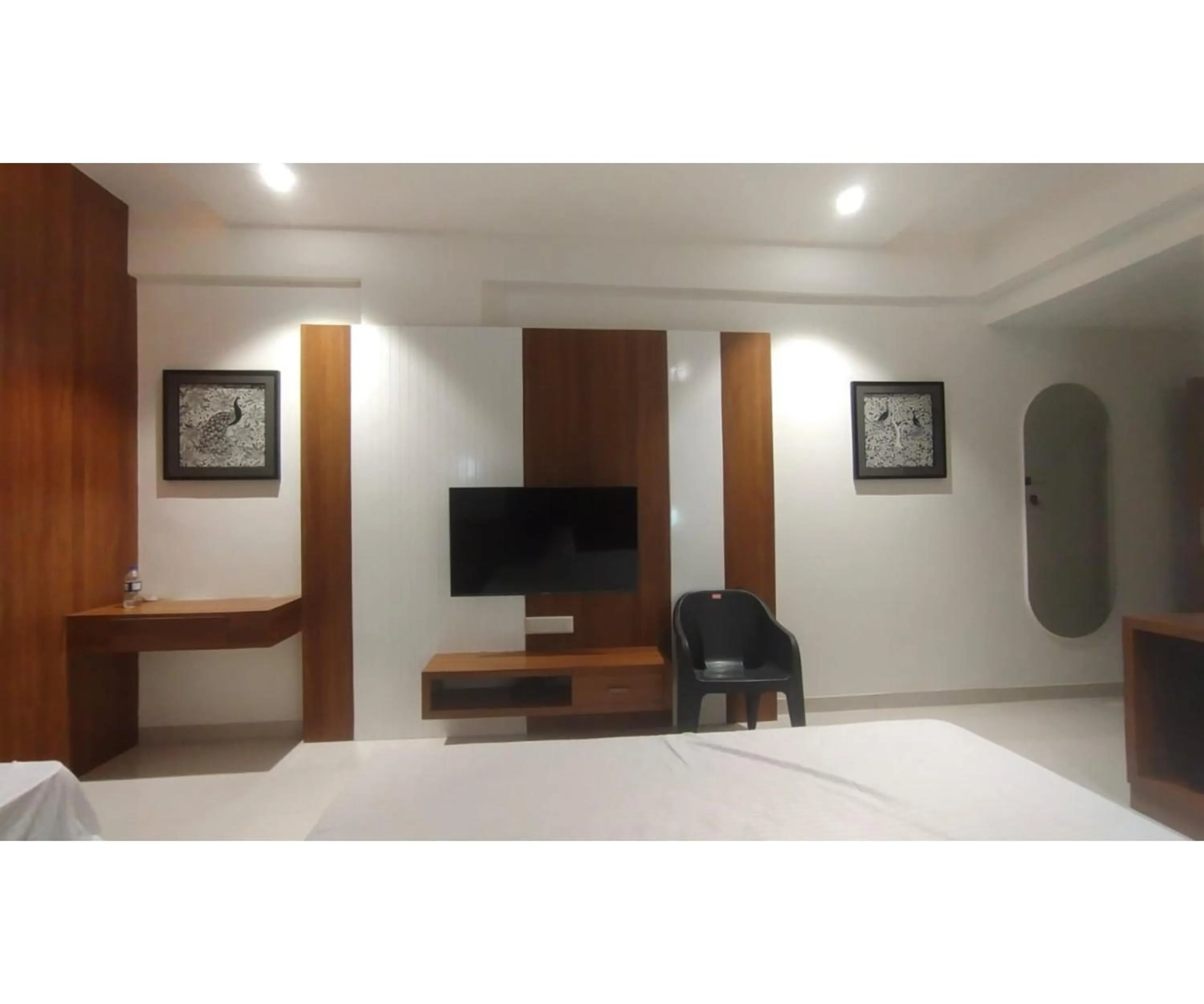 Bed in Lords Eco Inn, Ambaji