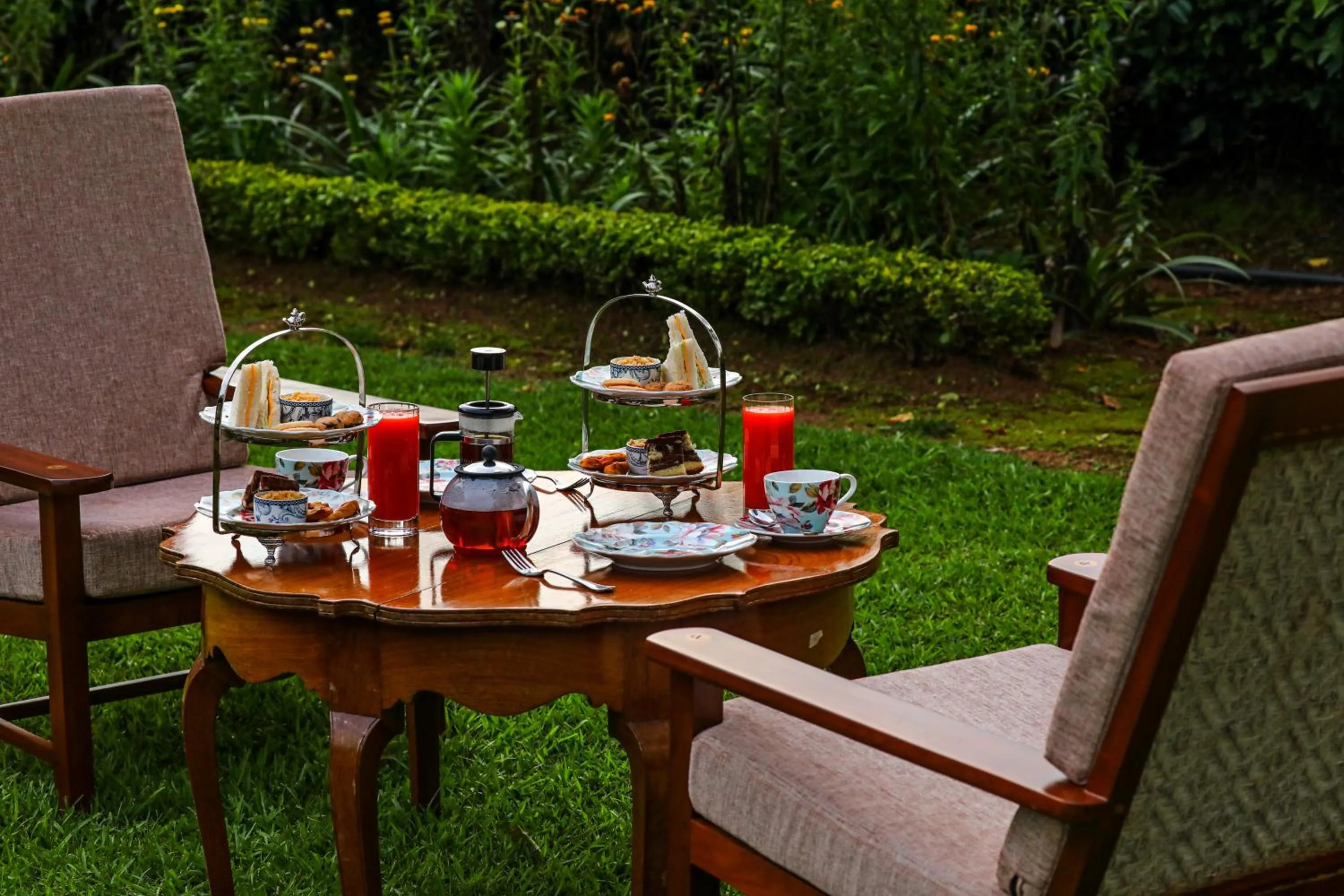 Food and drinks in Lockhart Bungalow Munnar - A CGH Earth SAHA Experience